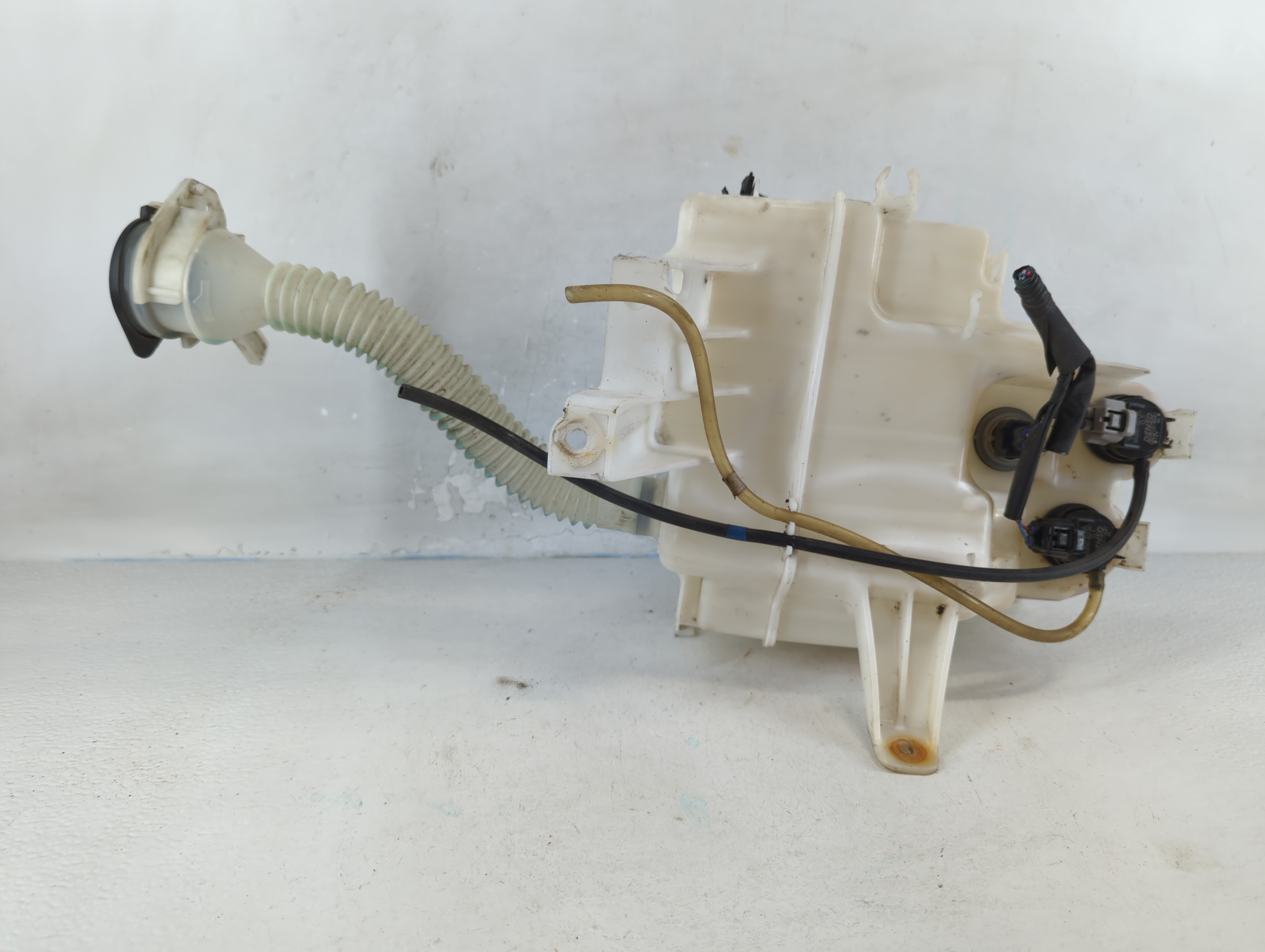 2008-2012 Toyota Rav4 Windshield Washer Fluid Reservoir Bottle Oem 820231 - Oemusedautoparts1.com