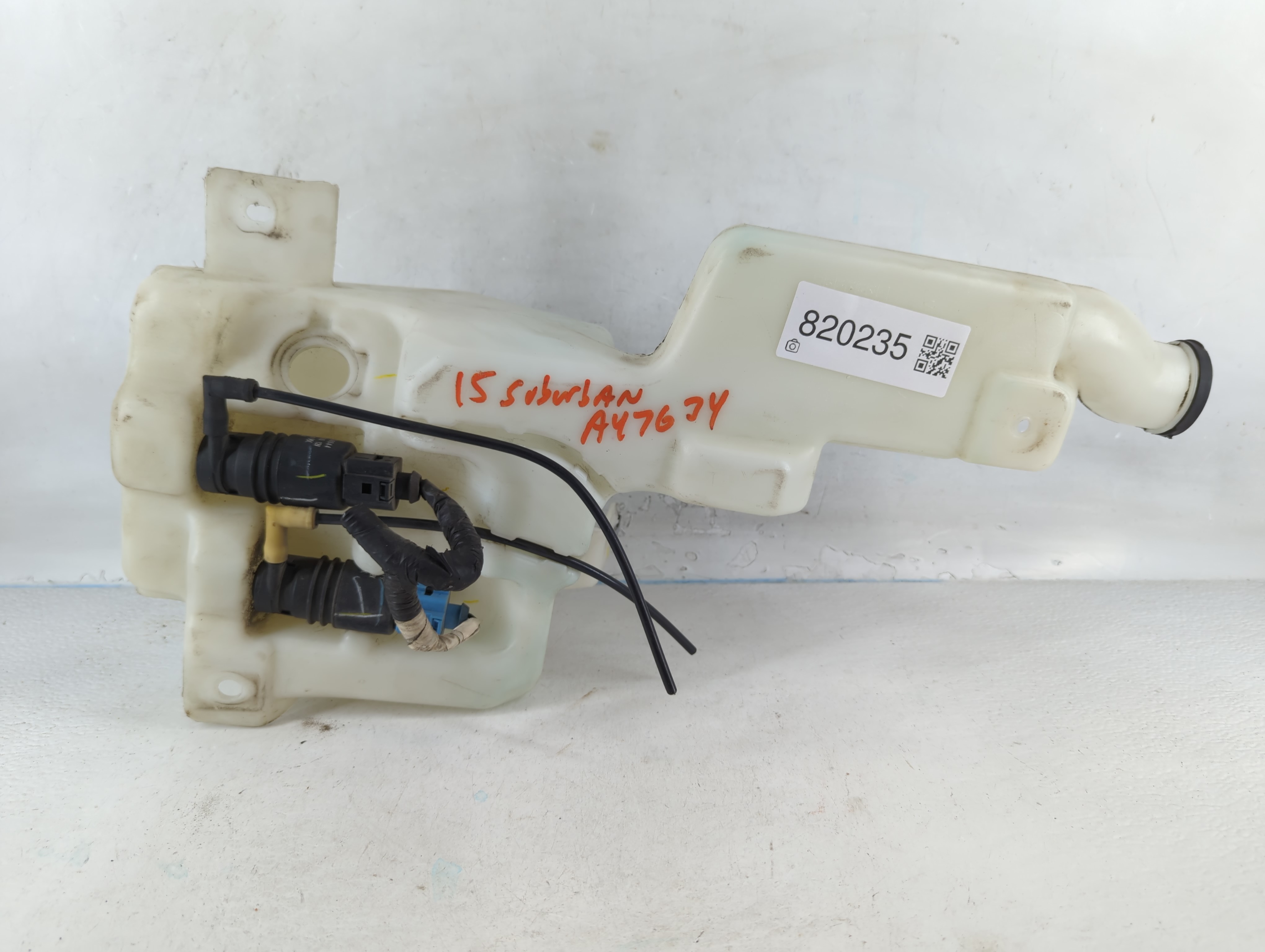 Picture of Chevrolet Suburban 1500 Windshield Washer Fluid Reservoir Bottle Oem 820235