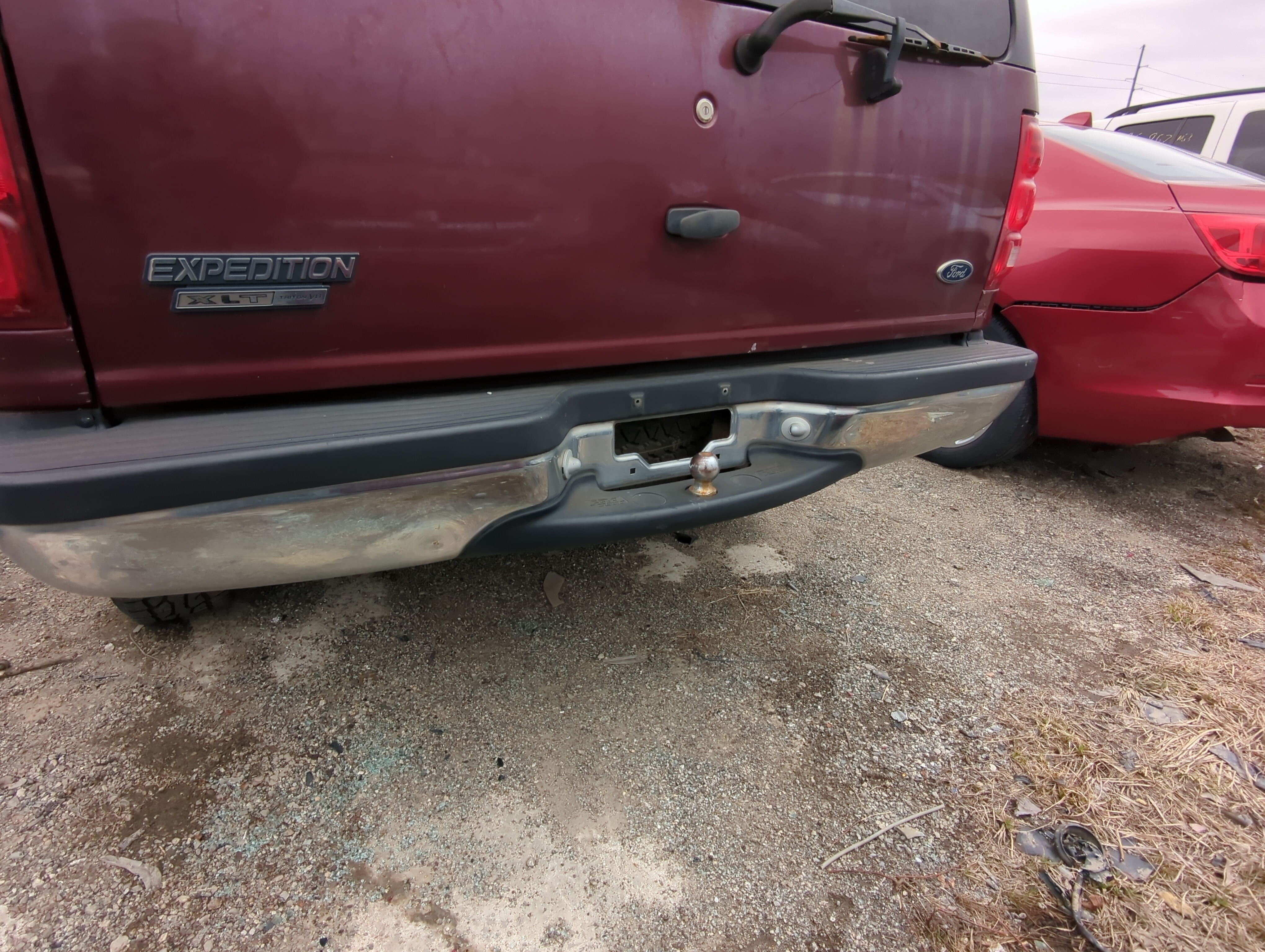 Picture of 1997-2002 Ford Expedition Rear Bumper Assembly Oem 820297