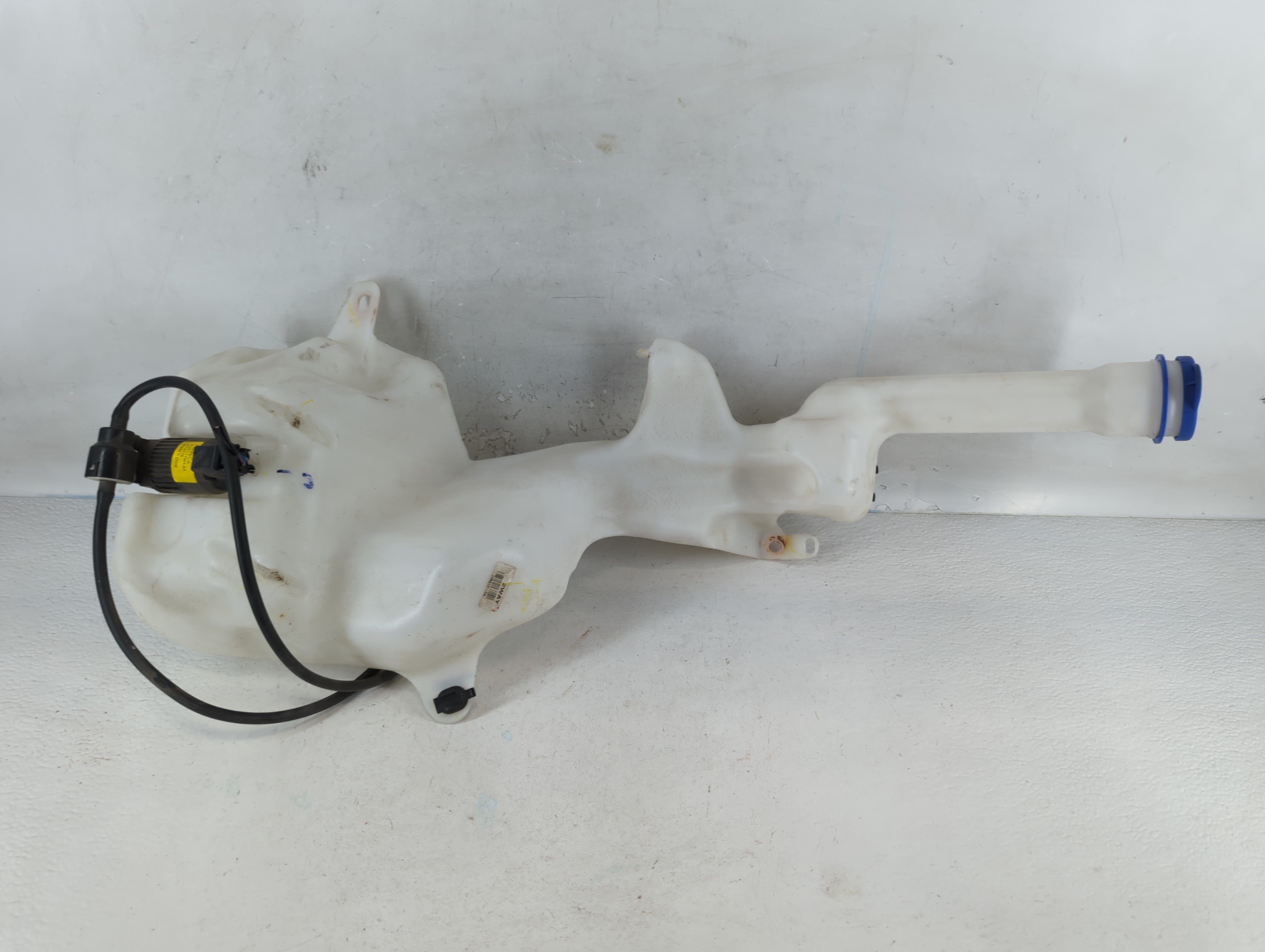 2018-2022 Ford Ecosport Windshield Washer Fluid Reservoir Bottle Oem 820760 - Oemusedautoparts1.com