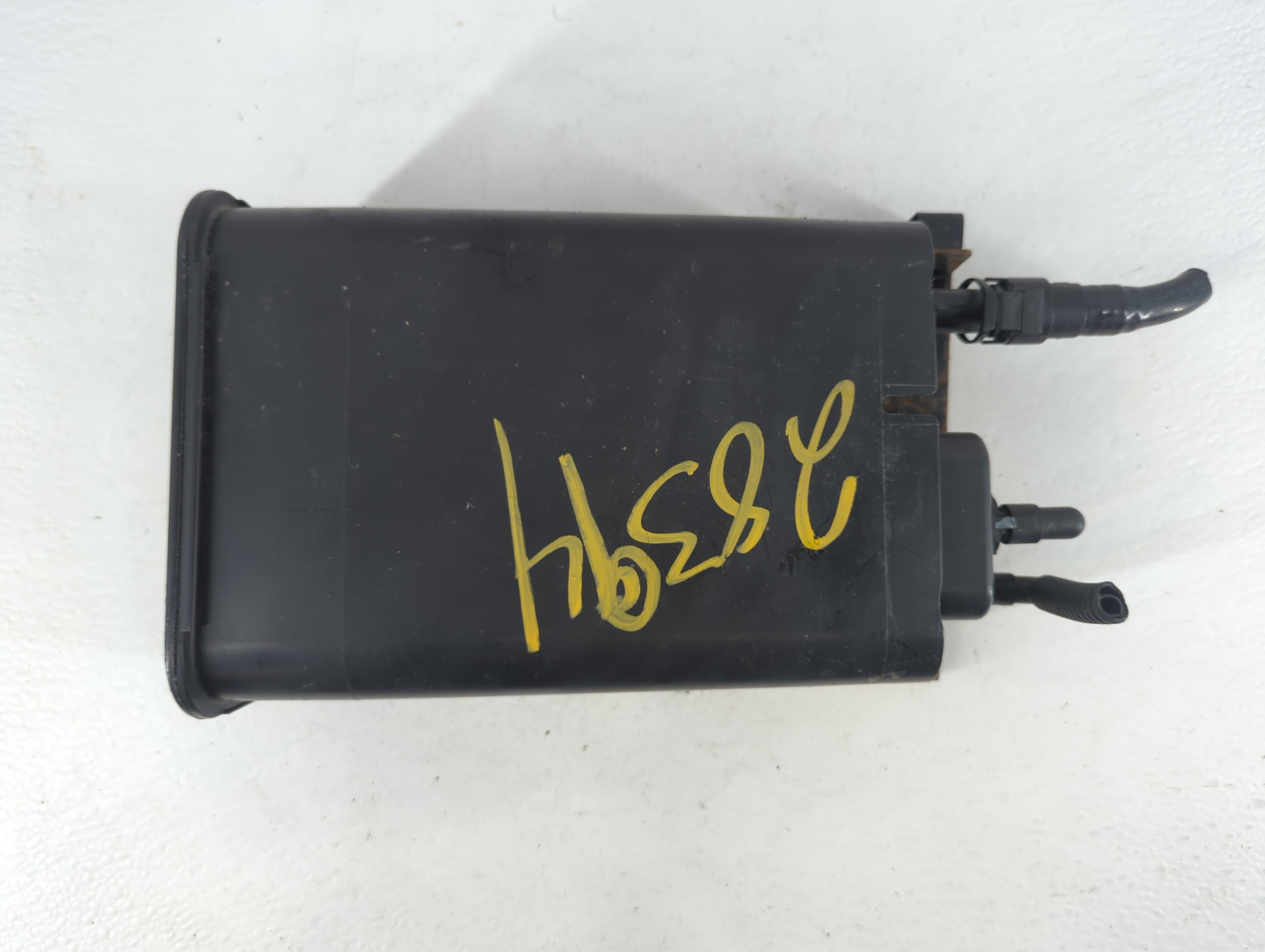 2002 Chevrolet Silverado 1500 Fuel Vapor Charcoal Canister 820780 - Oemusedautoparts1.com
