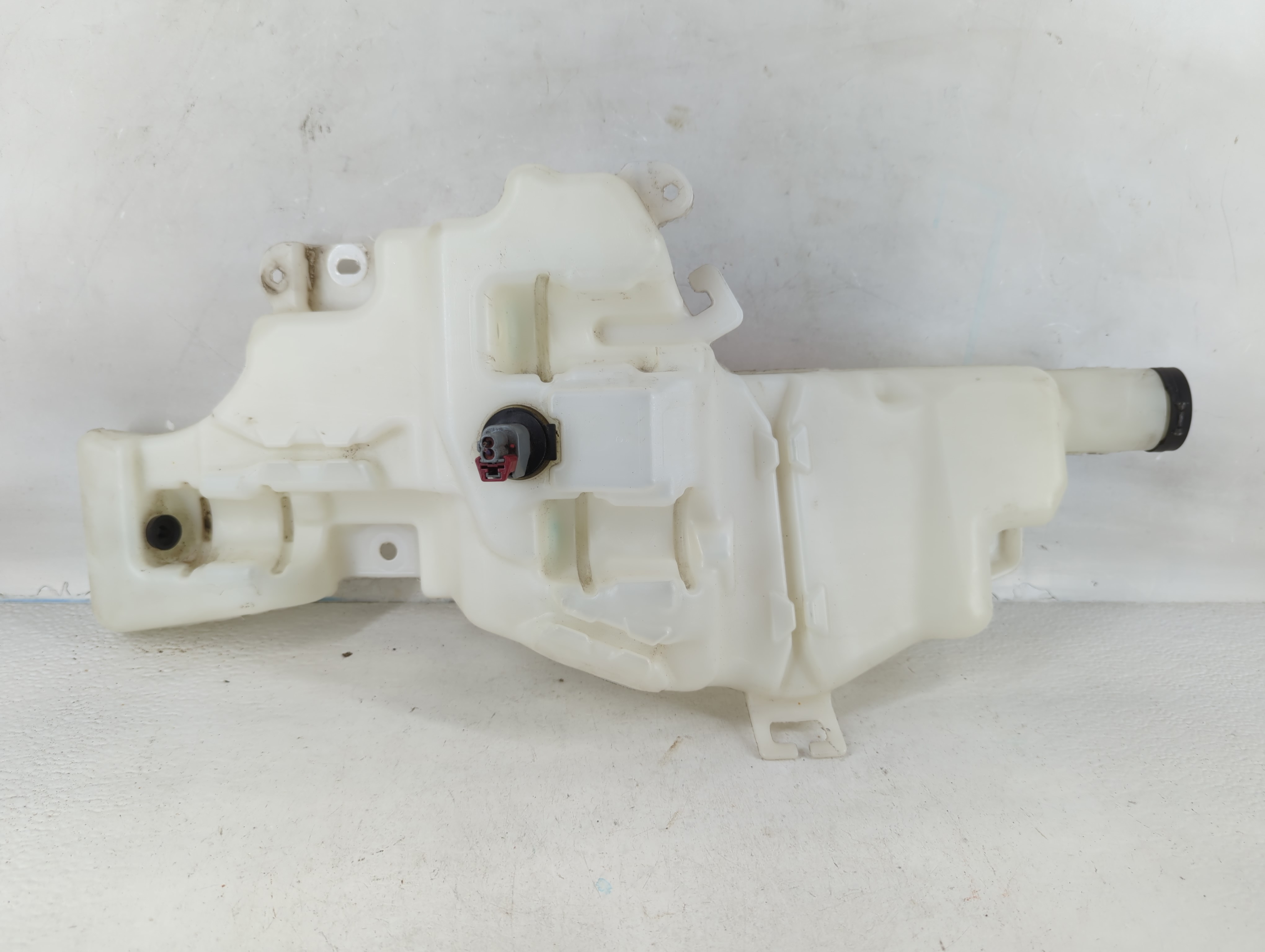 2018-2022 Chevrolet Traverse Windshield Washer Fluid Reservoir Bottle Oem 820785 - Oemusedautoparts1.com
