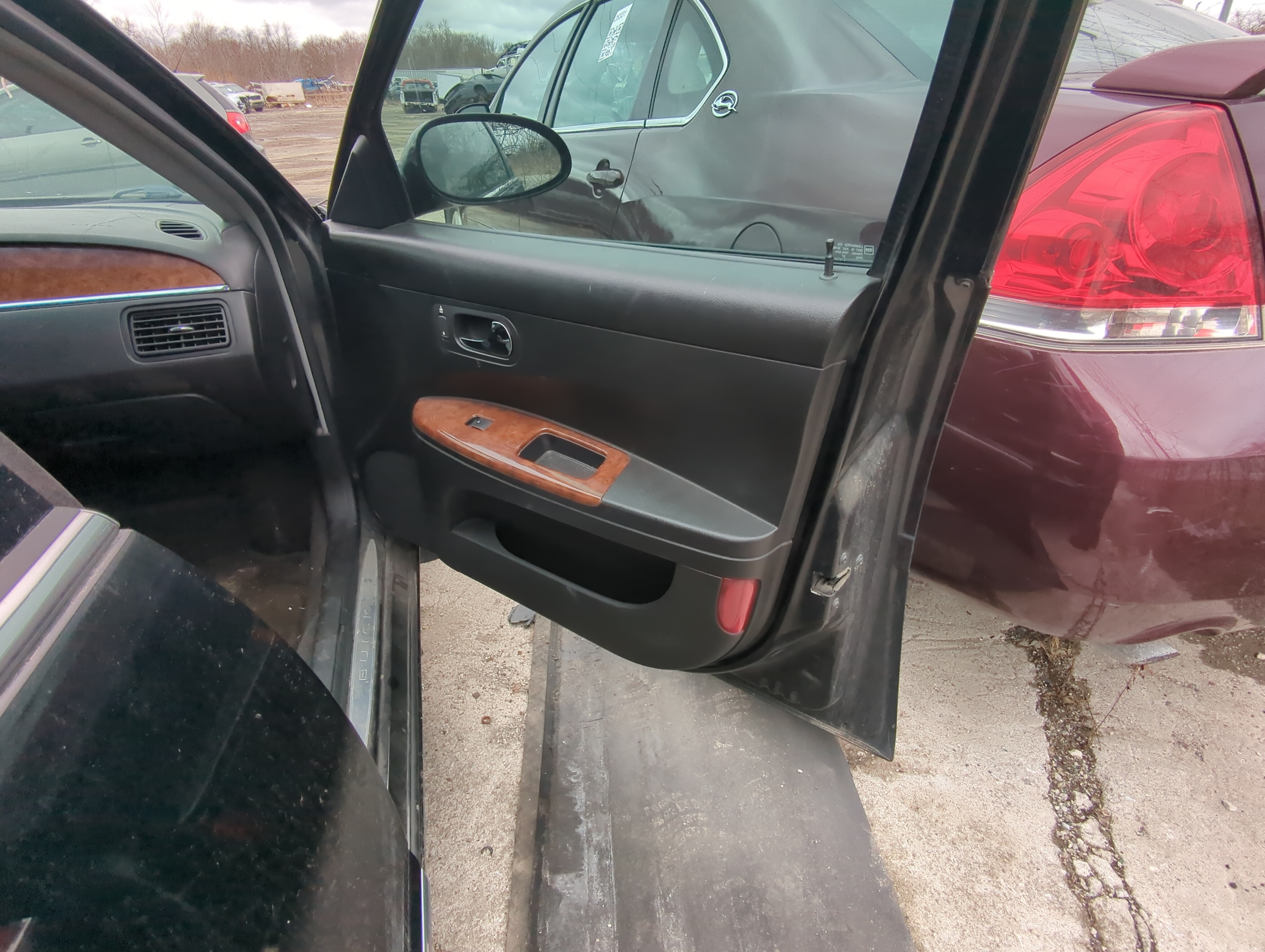 Picture of 2005 Buick Lacrosse Front Right Passenger Interior Door Panel Trim 820988
