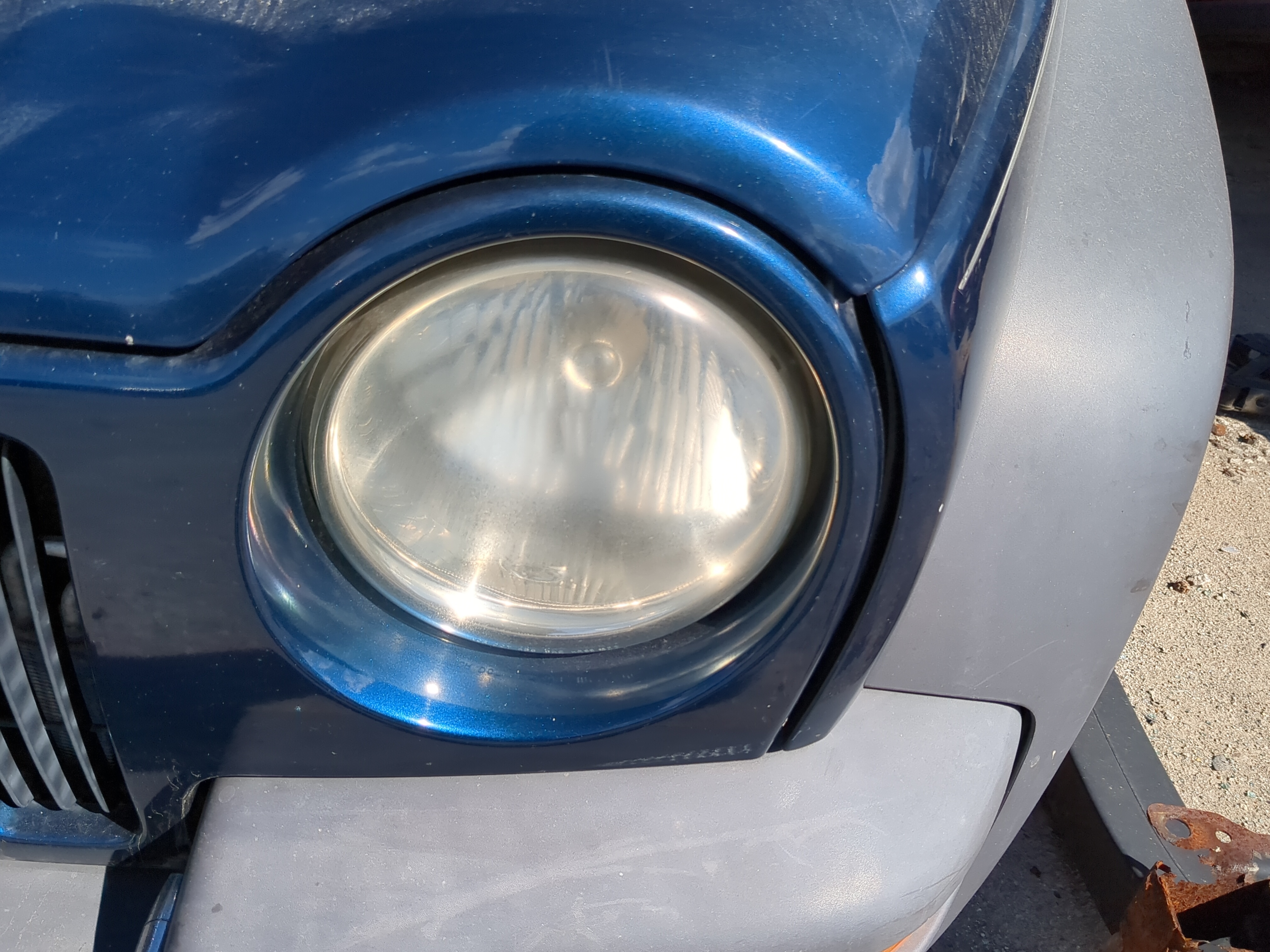 2002-2004 Jeep Liberty Driver Left Oem Head Light Headlight Lamp 821585 - Oemusedautoparts1.com