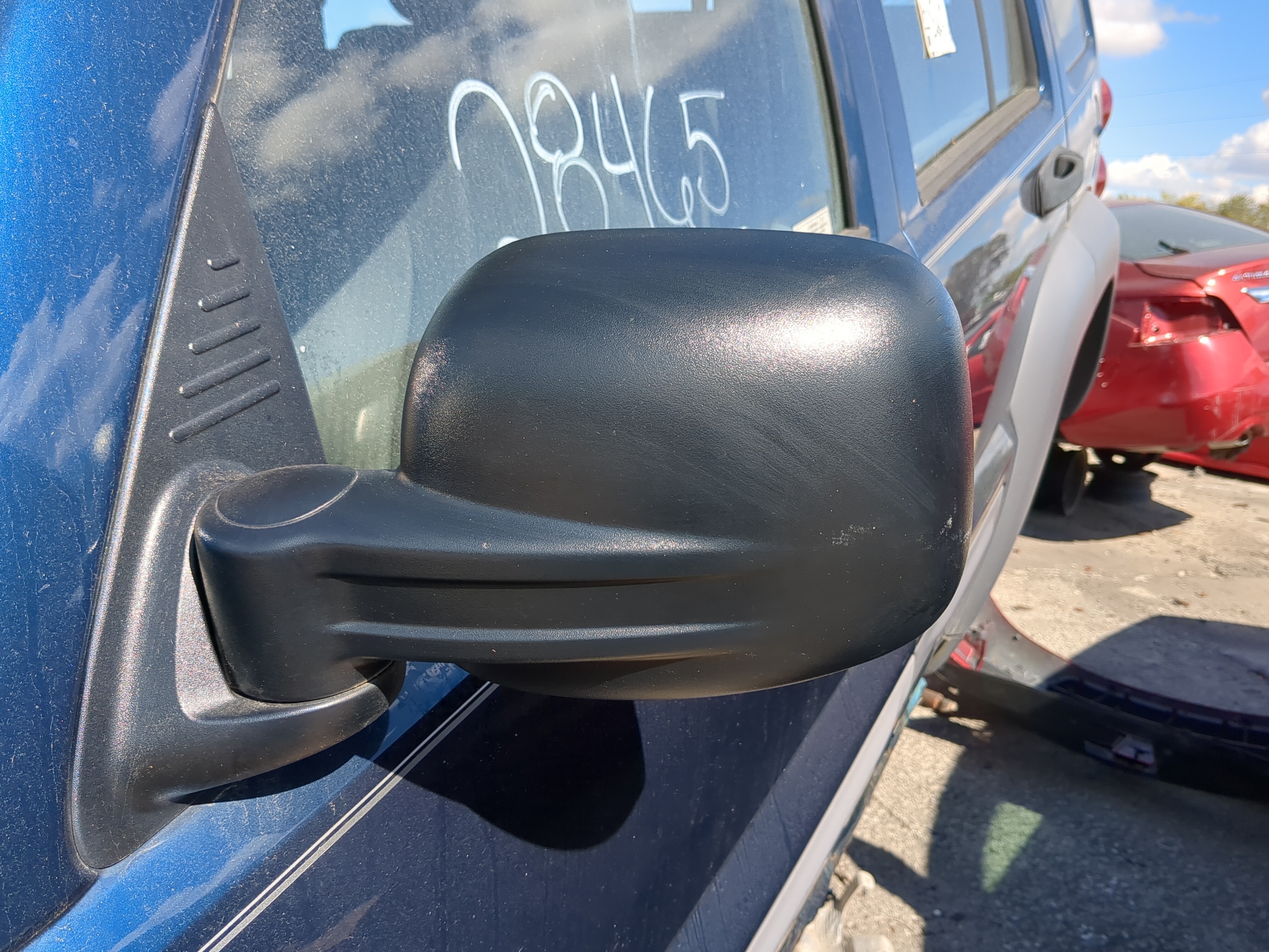 2002-2007 Jeep Liberty Driver Left Side View Power Door Mirror 821648 - Oemusedautoparts1.com