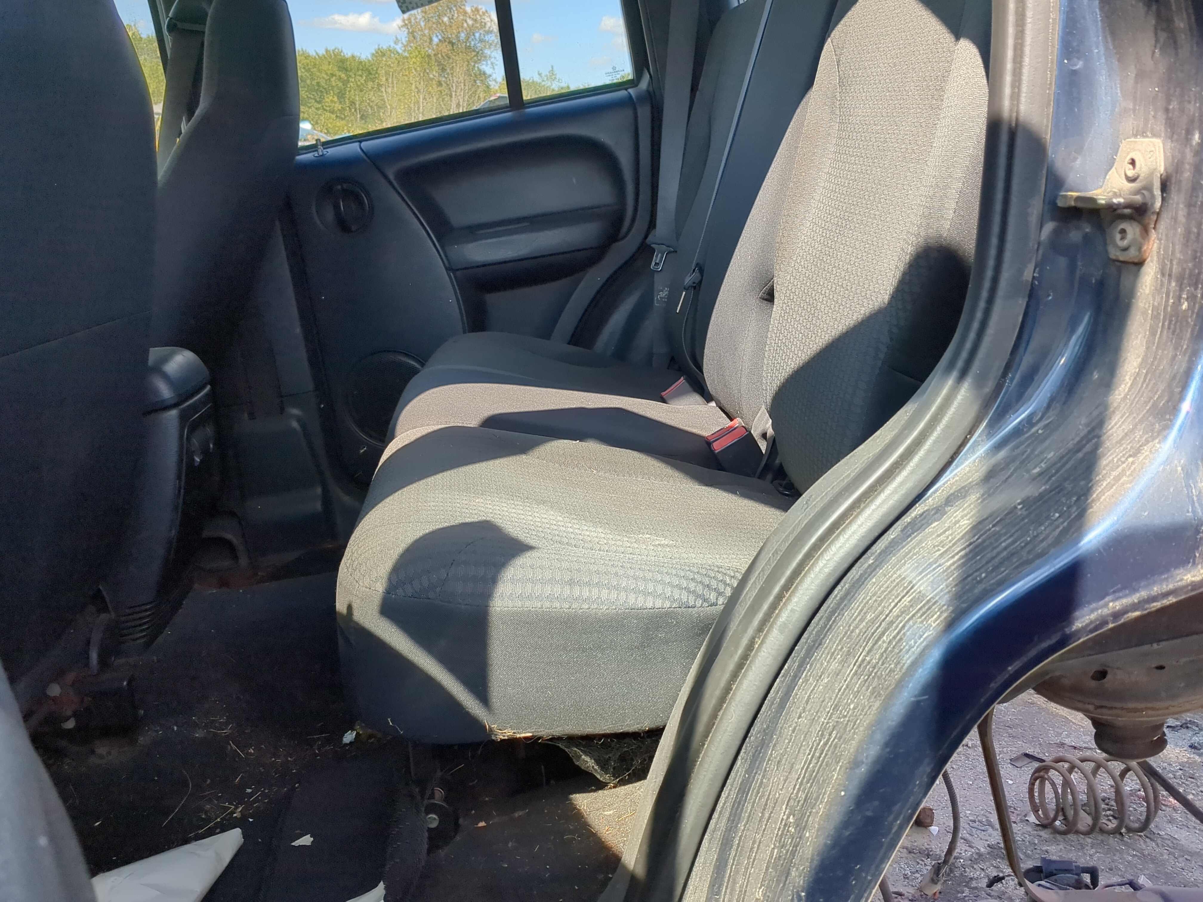 2003 Jeep Liberty Rear Seat Oem 821670 - Oemusedautoparts1.com