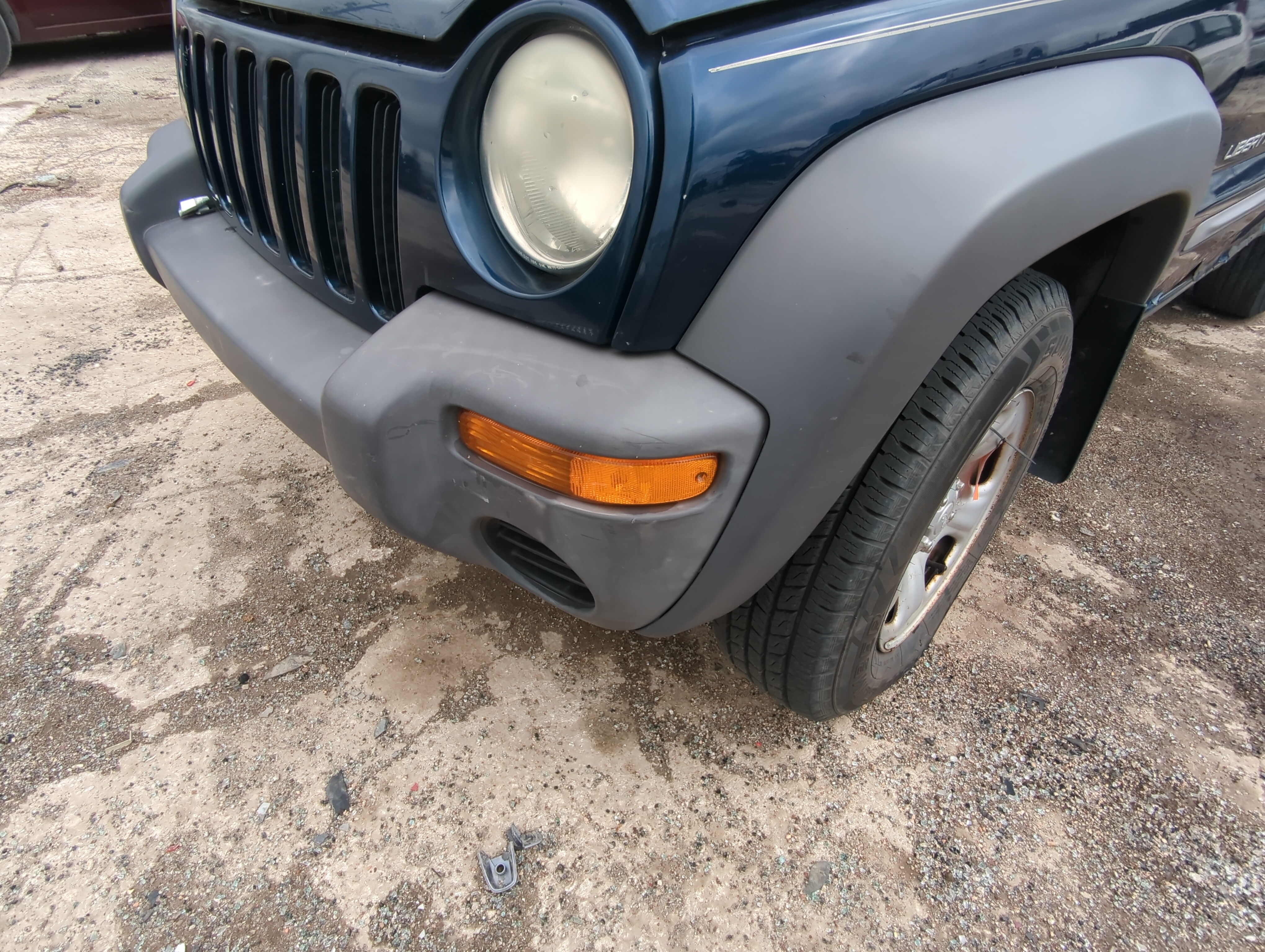 Picture of 2002-2004 Jeep Liberty Front Bumper - Oem 821687