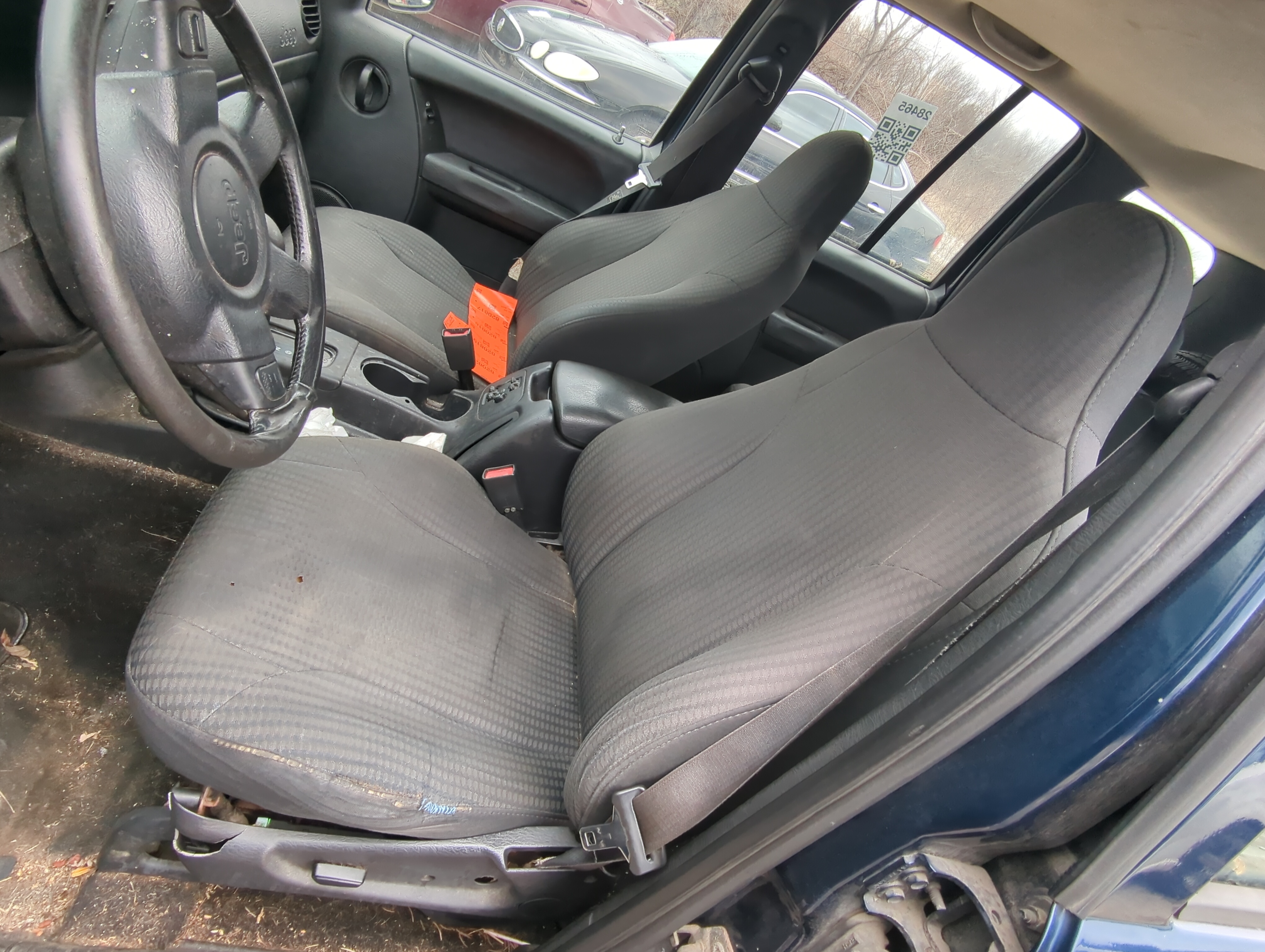 Picture of 2002-2003 Jeep Liberty Driver Front Seat Oem 821706