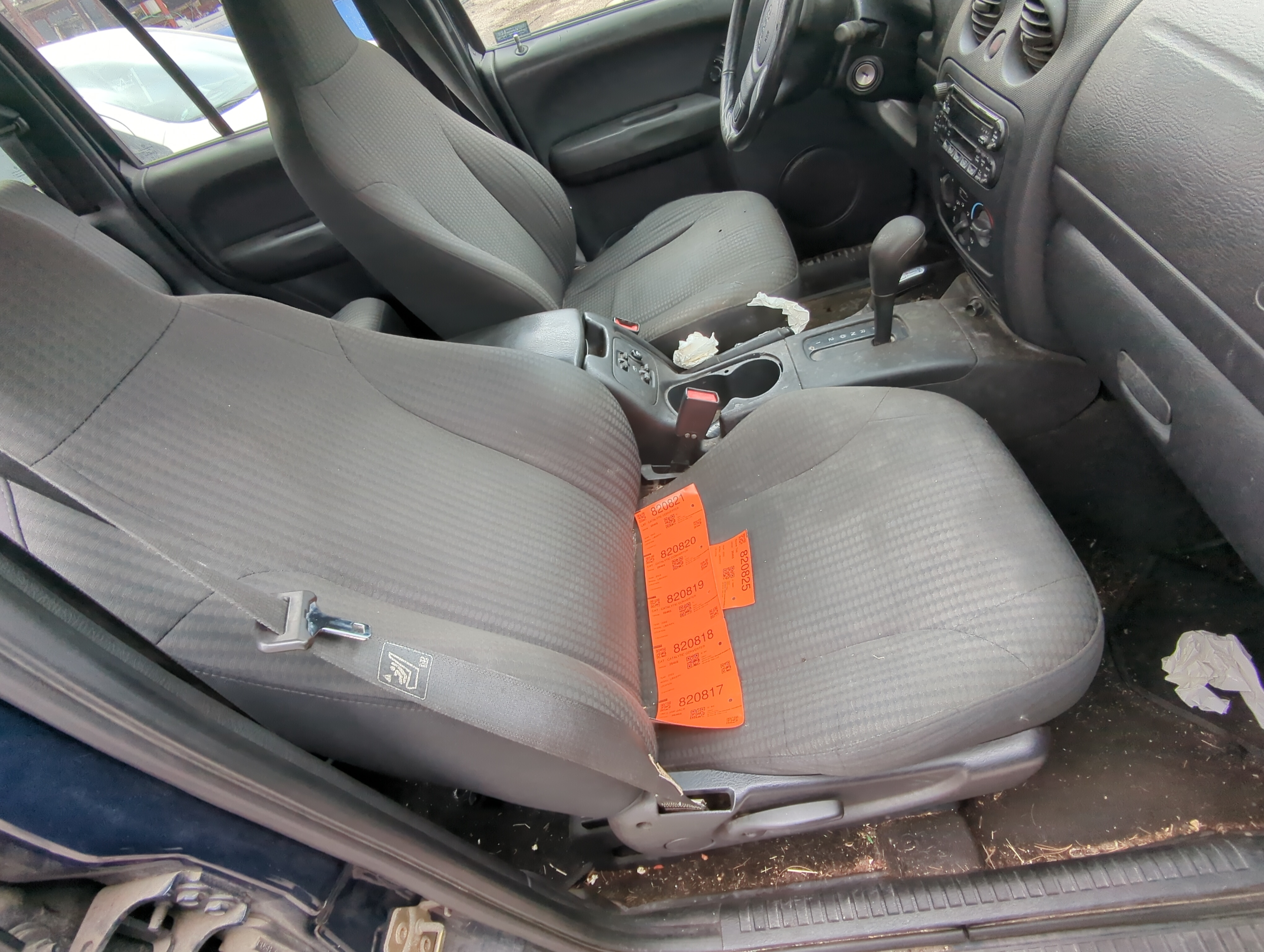 Picture of 2002-2003 Jeep Liberty Passenger Front Seat Oem 821707