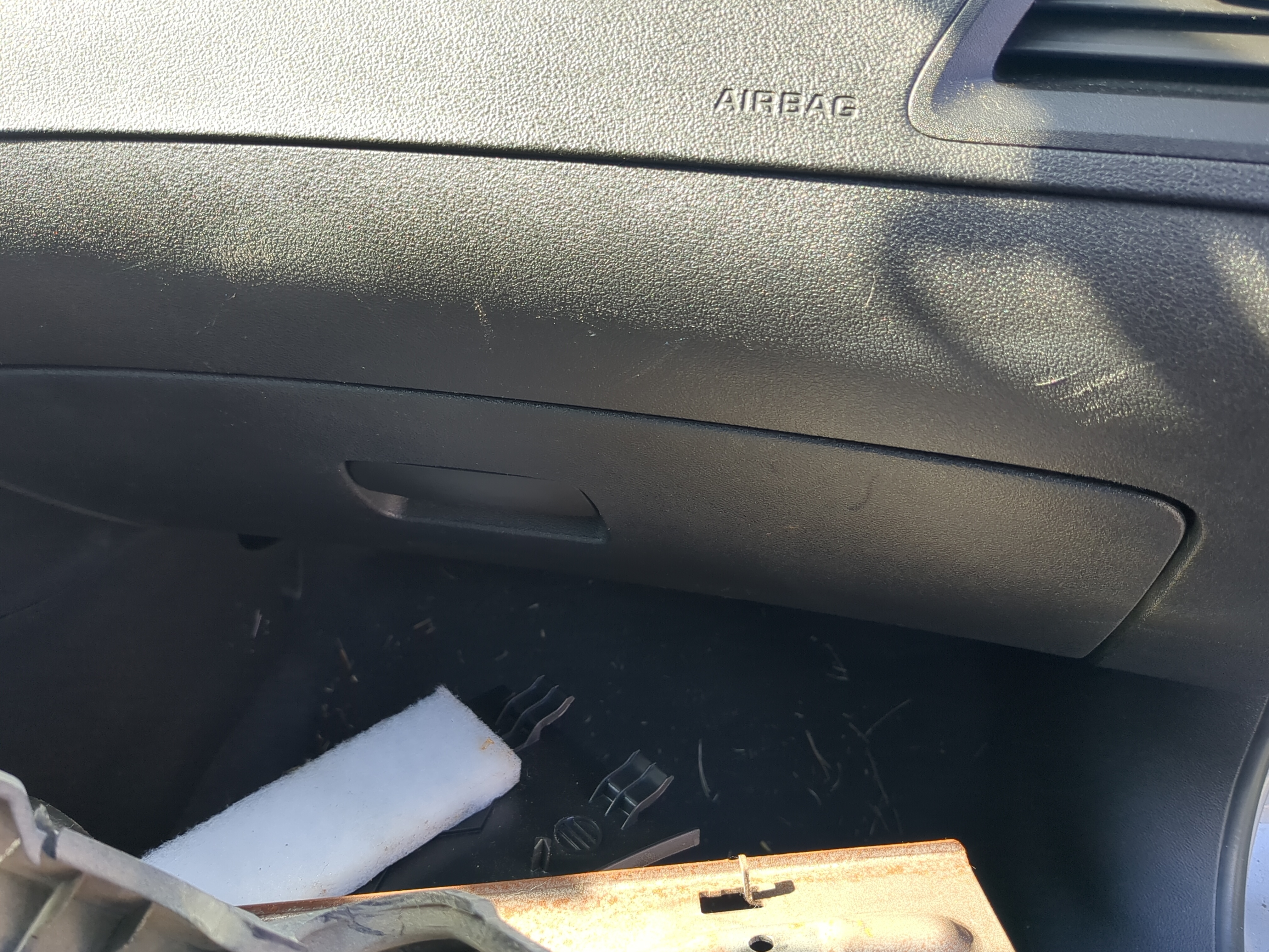 2009 Chevrolet Malibu Passenger Glove Box Door Storage Compartment 821865 - Oemusedautoparts1.com