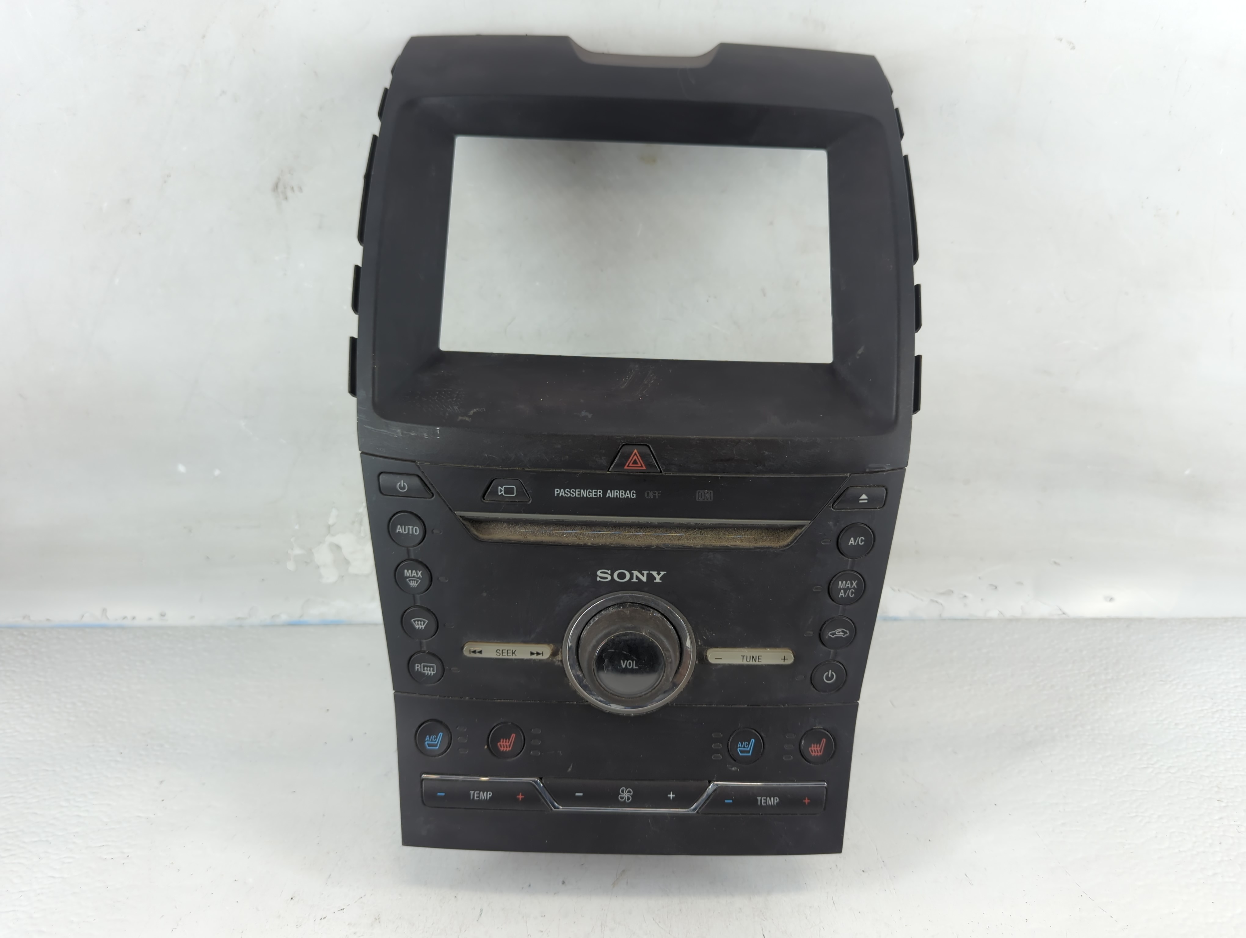 2015-2015 Ford Edge Am Fm Cd Player Radio Receiver 821944 - Oemusedautoparts1.com