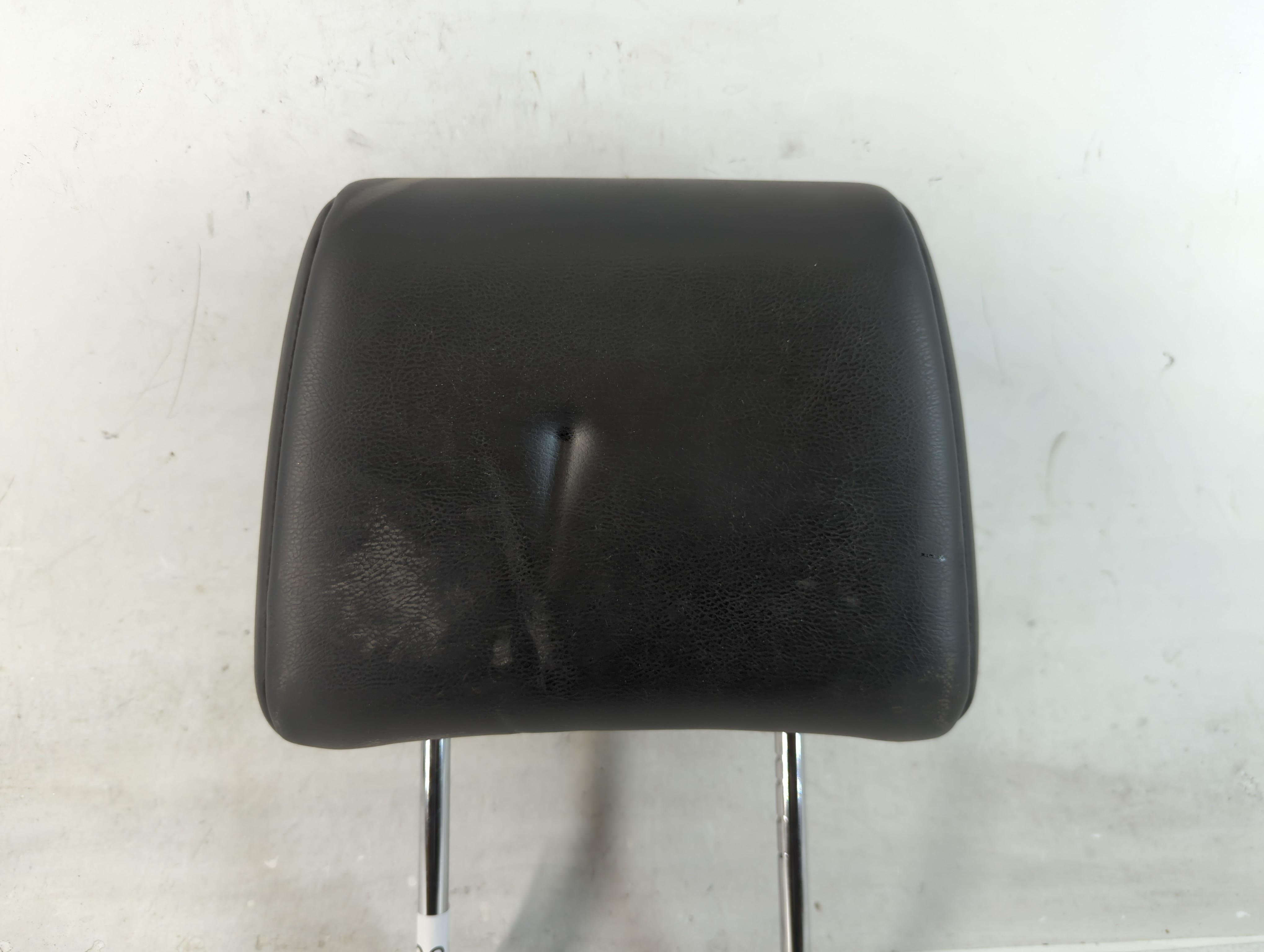 2010 Nissan Rogue Headrest Head Rest Rear Seat Black 821995 - Oemusedautoparts1.com