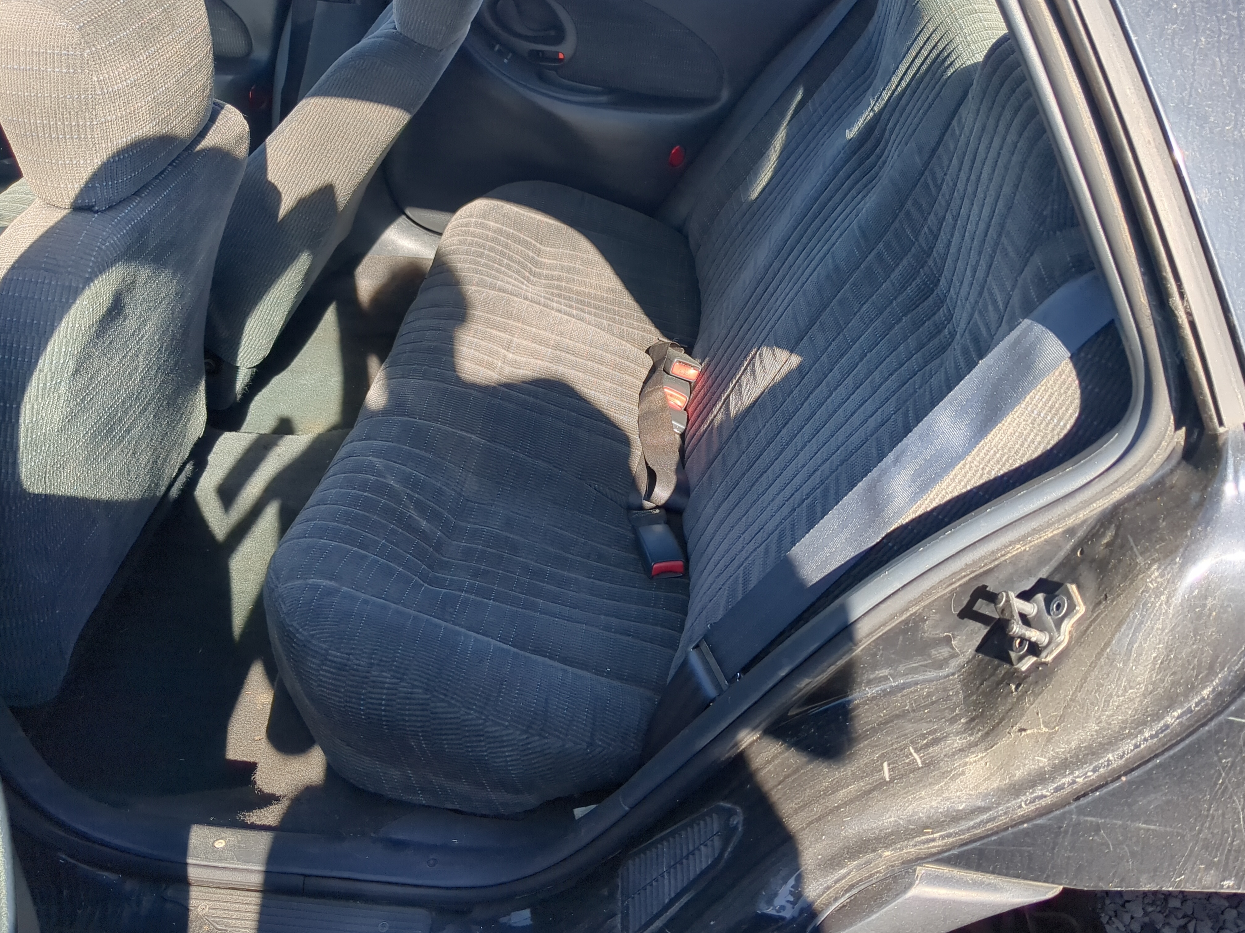 1998 Pontiac Grand Am Rear Seat Oem 822127 - Oemusedautoparts1.com
