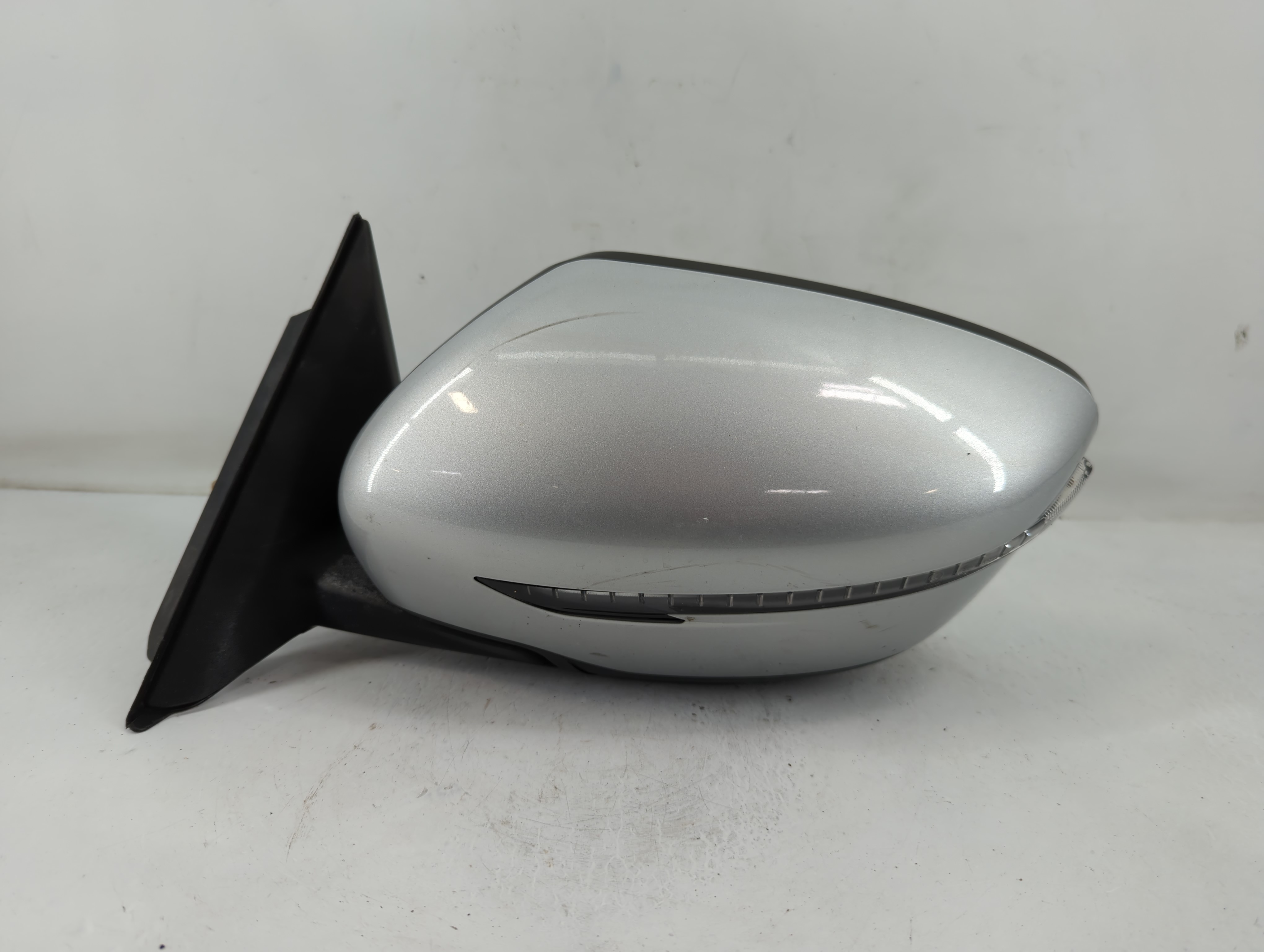 2017-2020 Nissan Rogue Driver Left Side View Power Door Mirror Grey 822161 - Oemusedautoparts1.com
