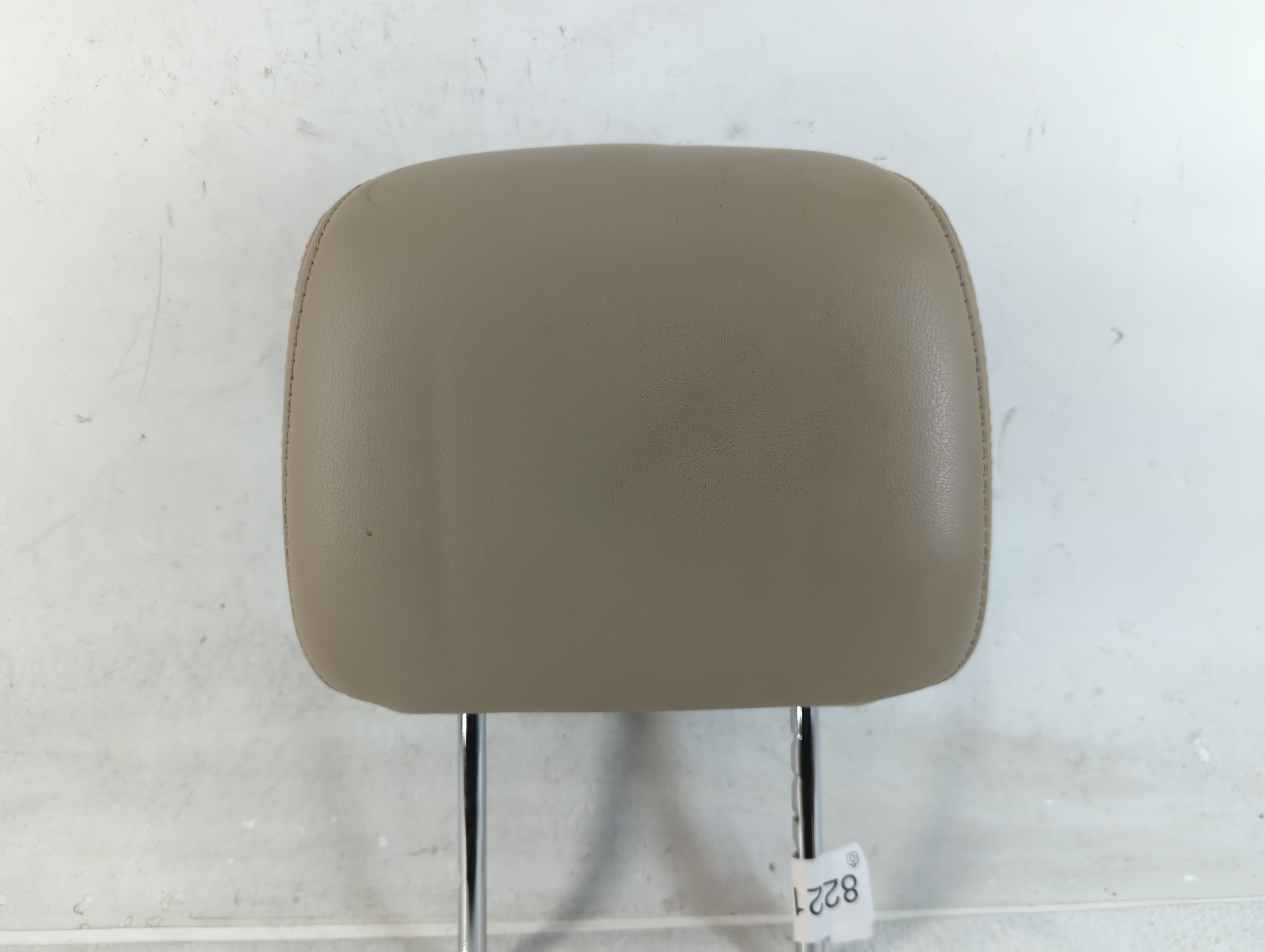 Picture of 2014 Nissan Pathfinder Headrest Head Rest Front Driver Passenger Seat 822190