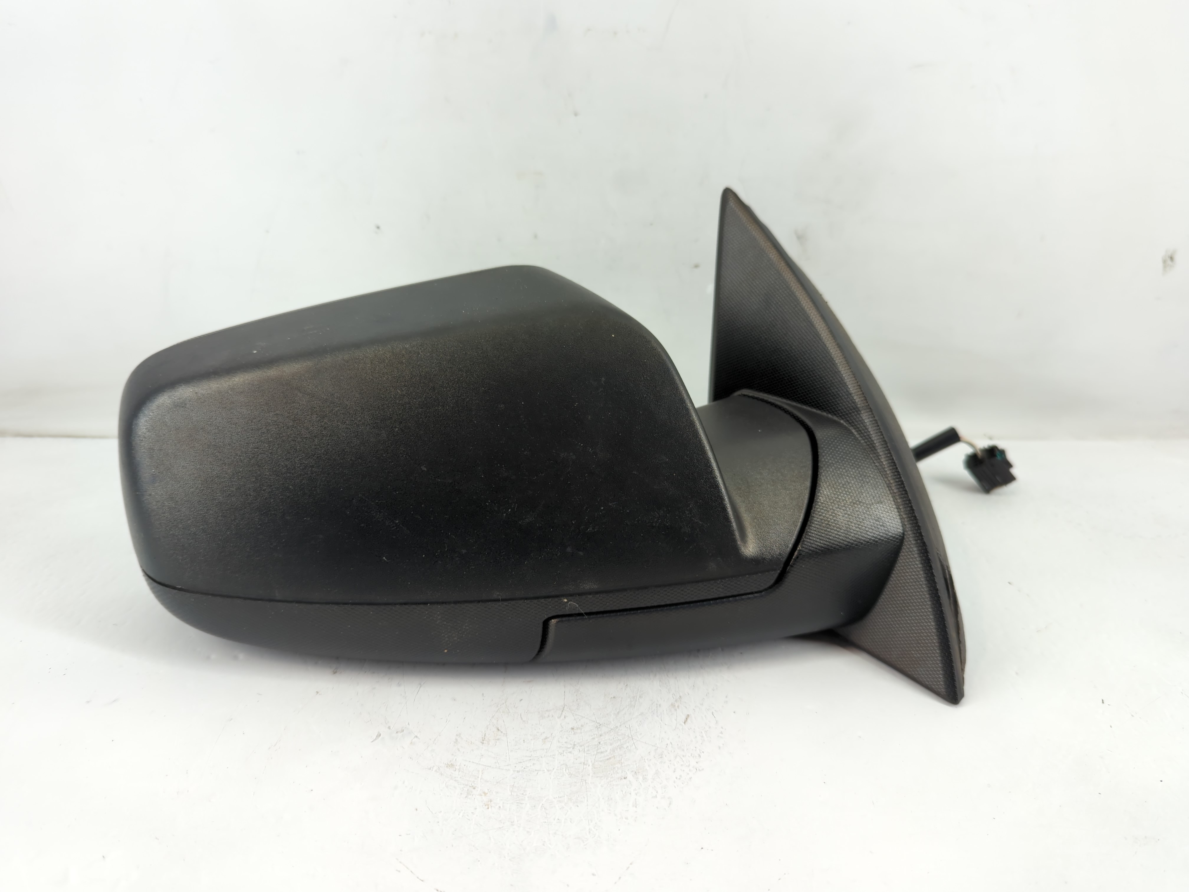 2015-2017 Chevrolet Equinox Driver Left Side View Power Door Mirror Black 822238 - Oemusedautoparts1.com