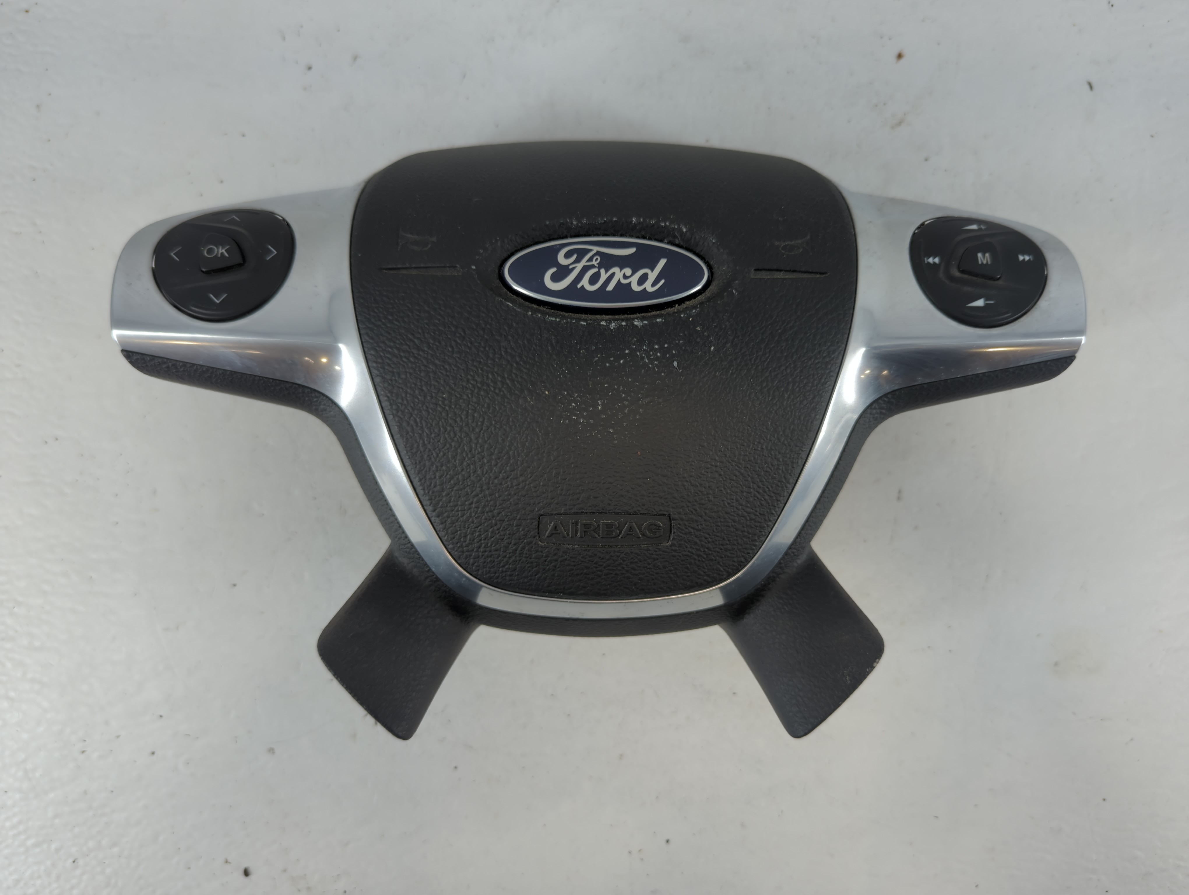 2013-2014 Ford Escape Air Bag Driver Left Steering Wheel Mounted 822304 - Oemusedautoparts1.com