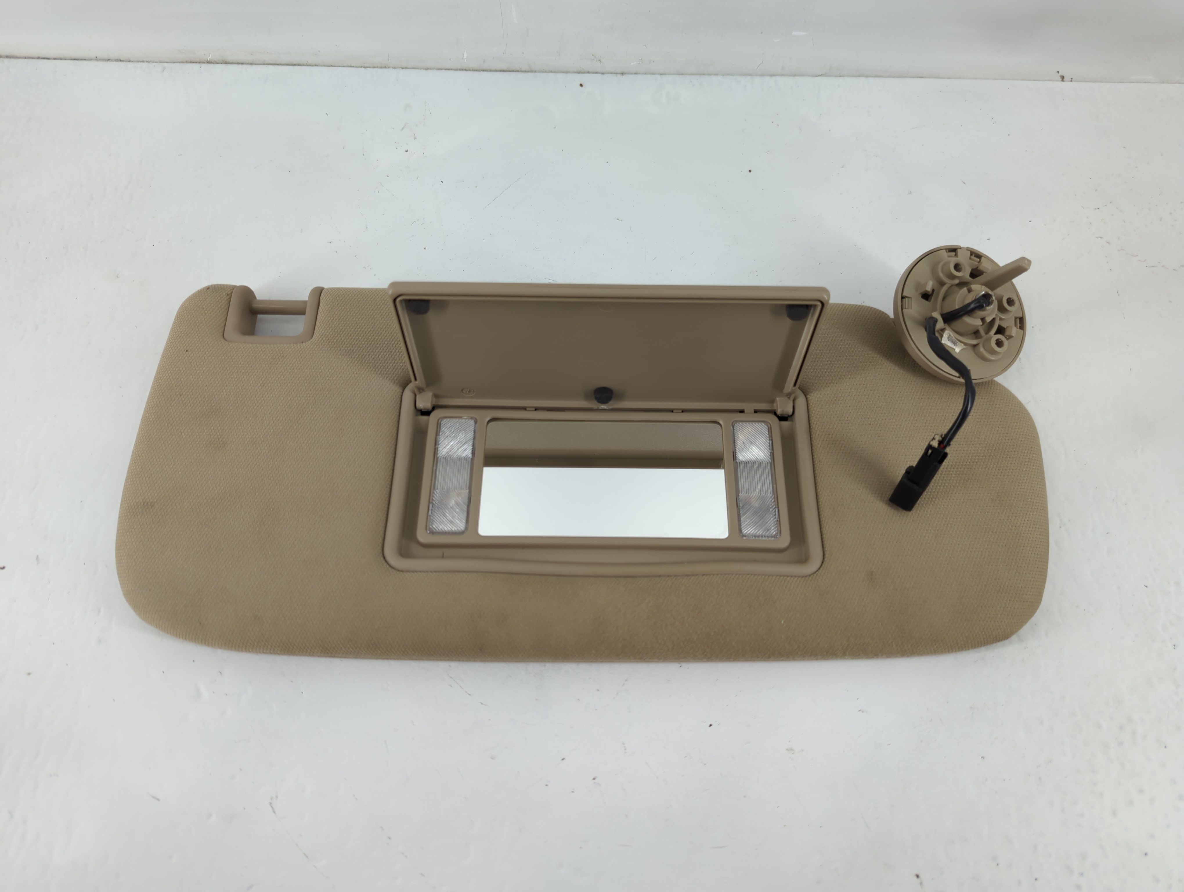 2014-2022 Jeep Grand Cherokee Passenger Sun Visor Mirror Right Sunvisor 822338 - Oemusedautoparts1.com