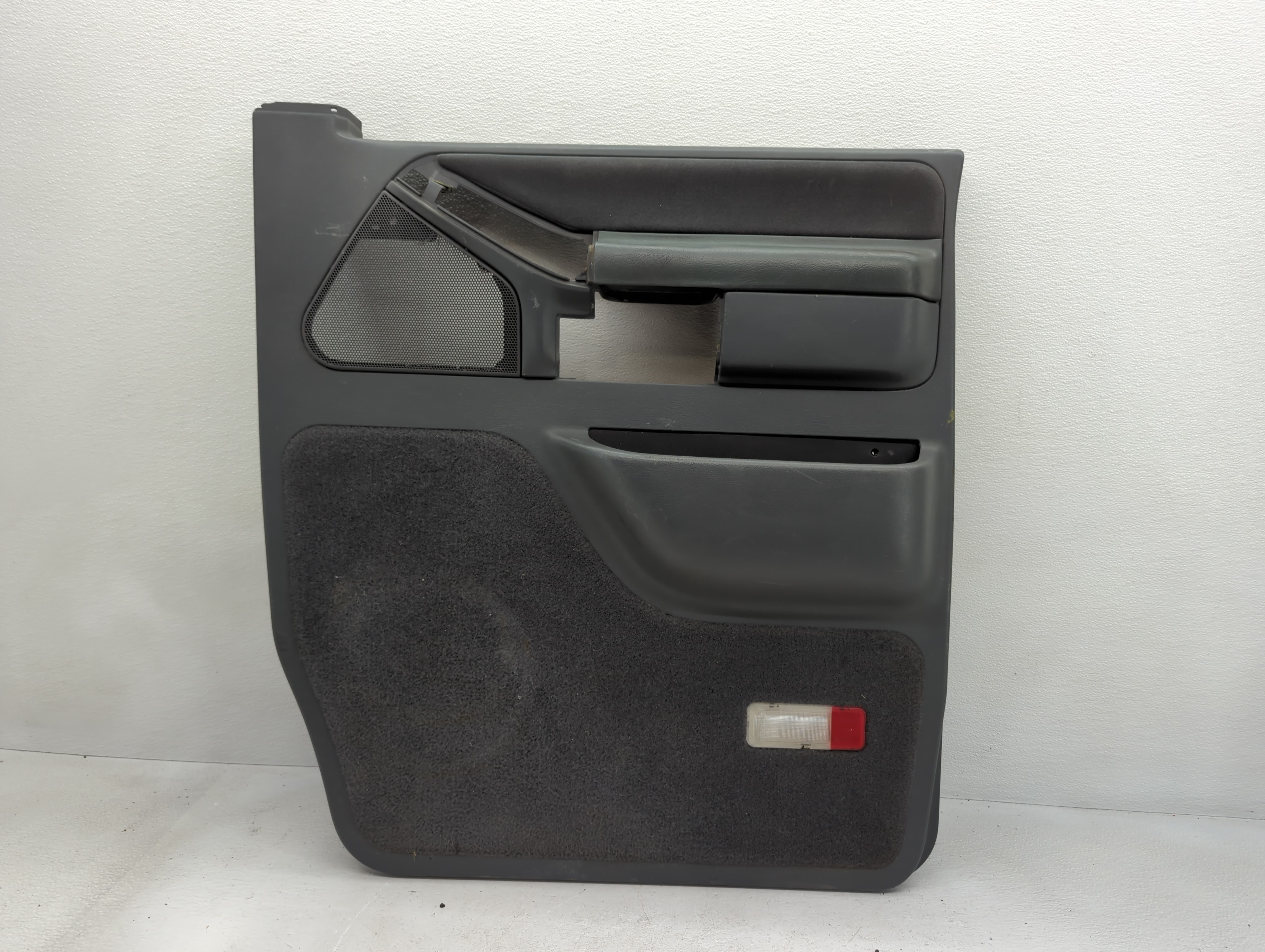 1995 Ford E-250 Econoline Front Right Passenger Interior Door Panel Trim 822365 - Oemusedautoparts1.com
