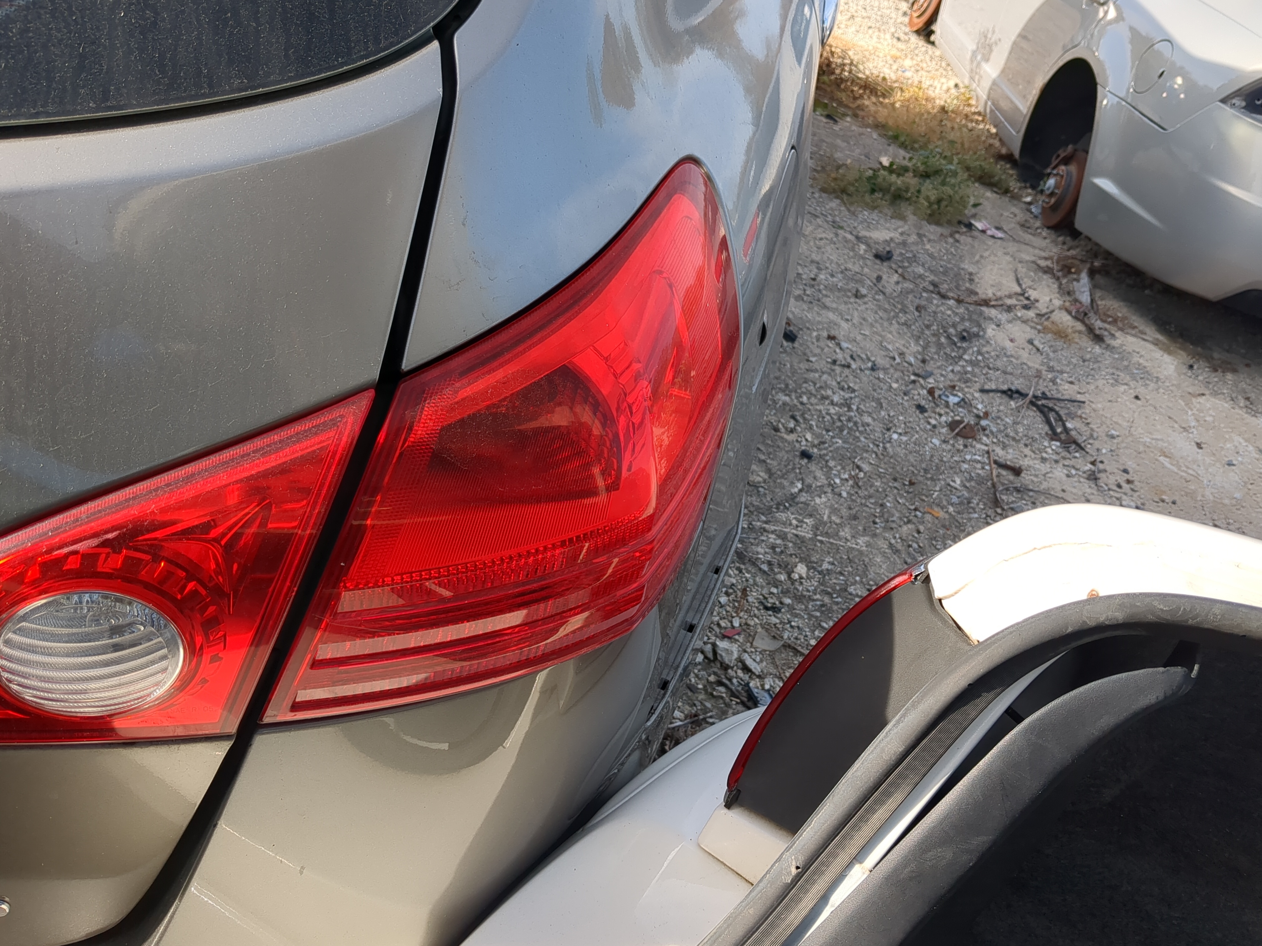 Picture of 2008-2015 Nissan Rogue Passenger Right Side Tail Light Taillight Oem 822463