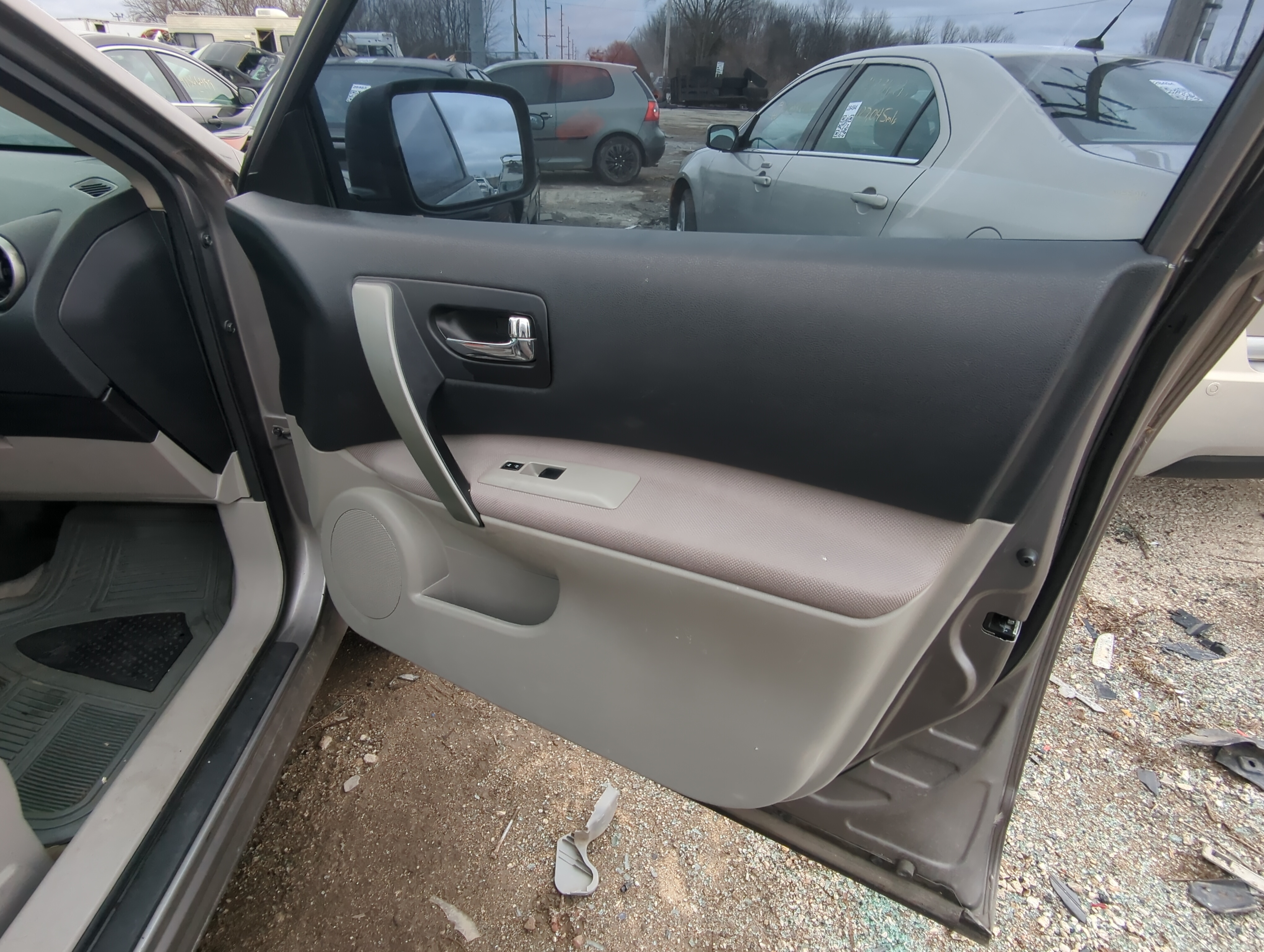 Picture of 2012 Nissan Rogue Front Right Passenger Interior Door Panel Trim 822500