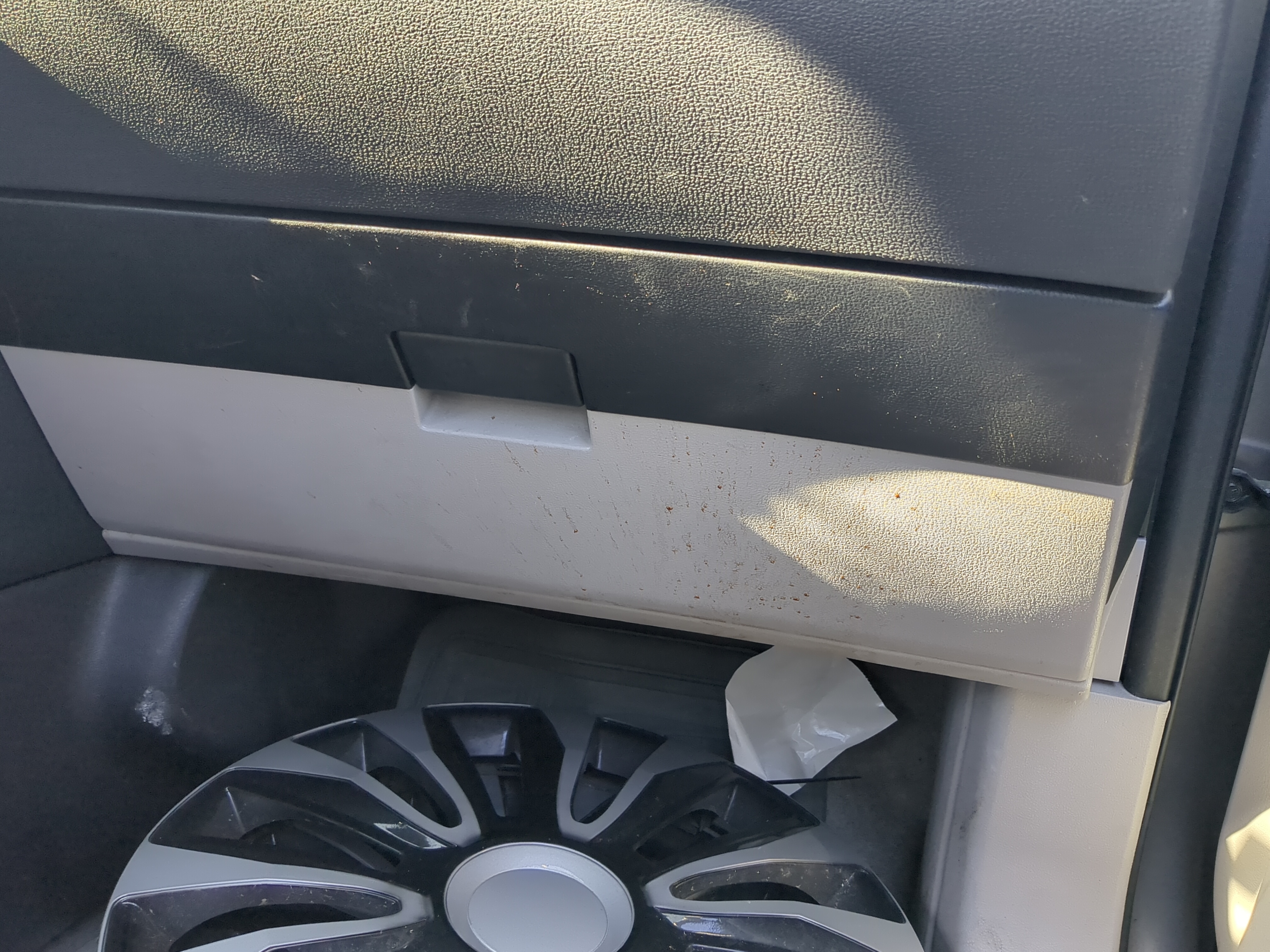 2012 Nissan Rogue Passenger Glove Box Door Storage Compartment 822502 - Oemusedautoparts1.com