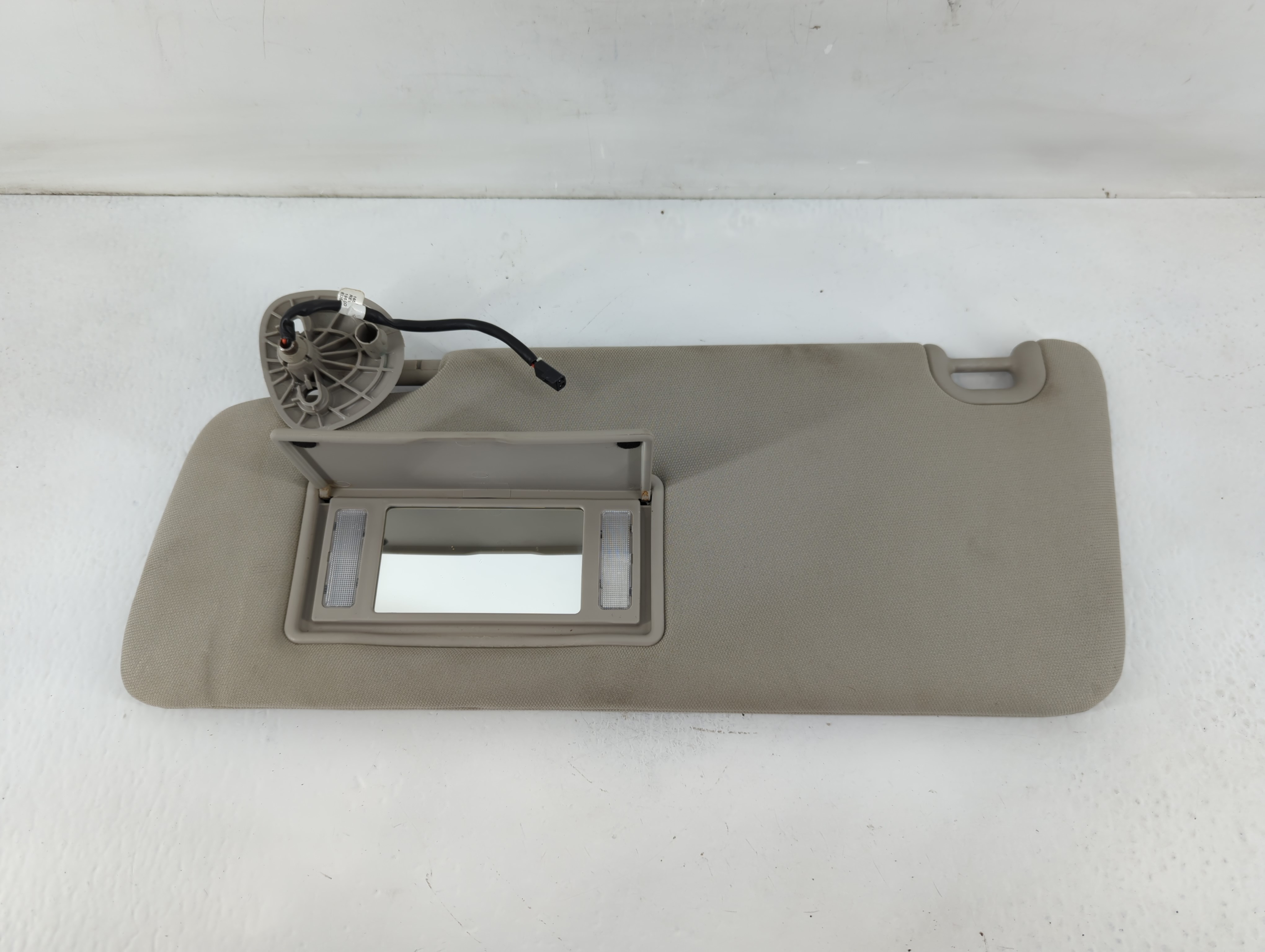 Dodge Ram 1500 Driver Sun Visor Mirror Left Sunvisor Grey 822743 - Oemusedautoparts1.com