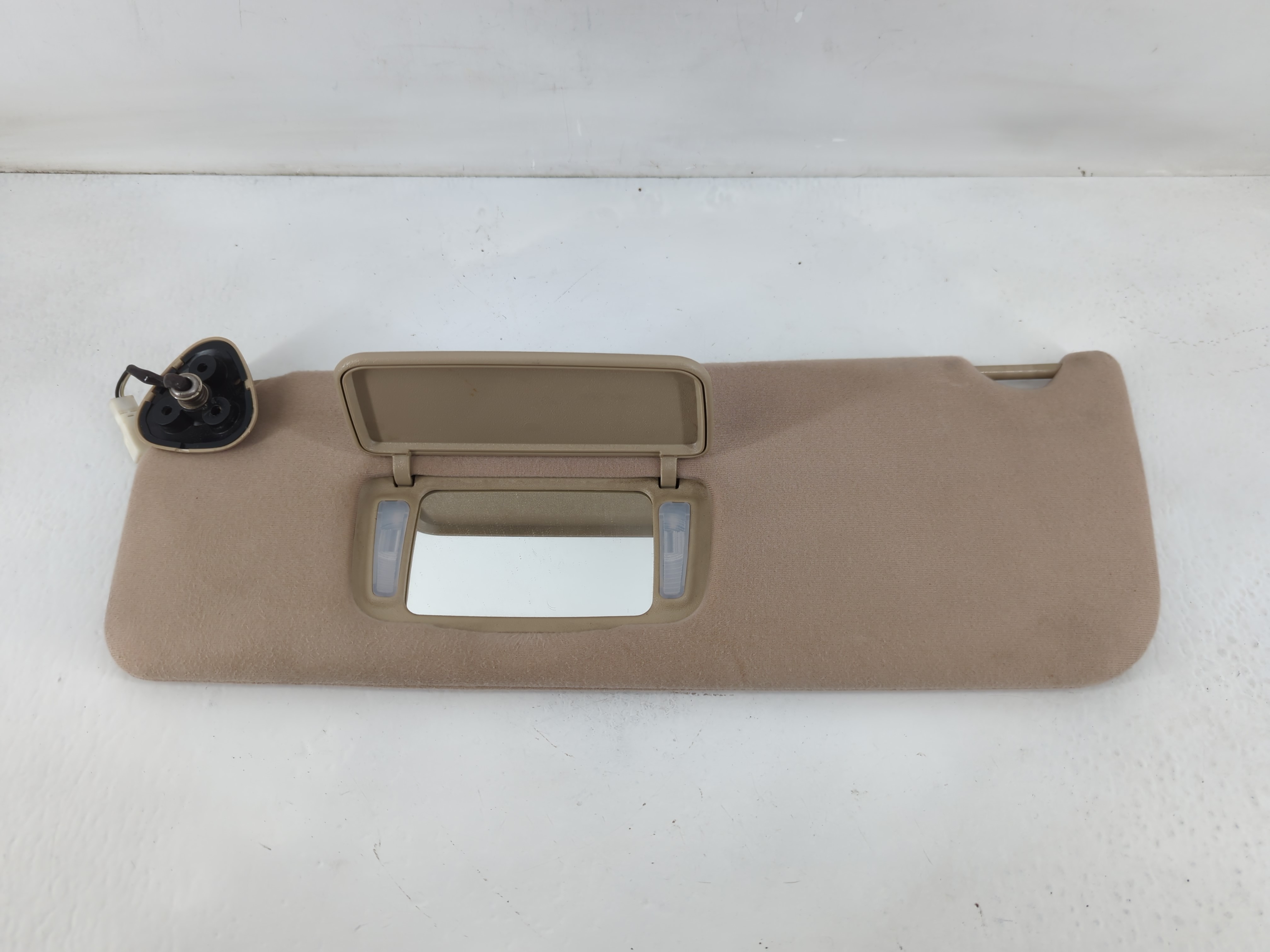 2005-2010 Toyota Sienna Driver Sun Visor Mirror Left Sunvisor Tan 822748 - Oemusedautoparts1.com