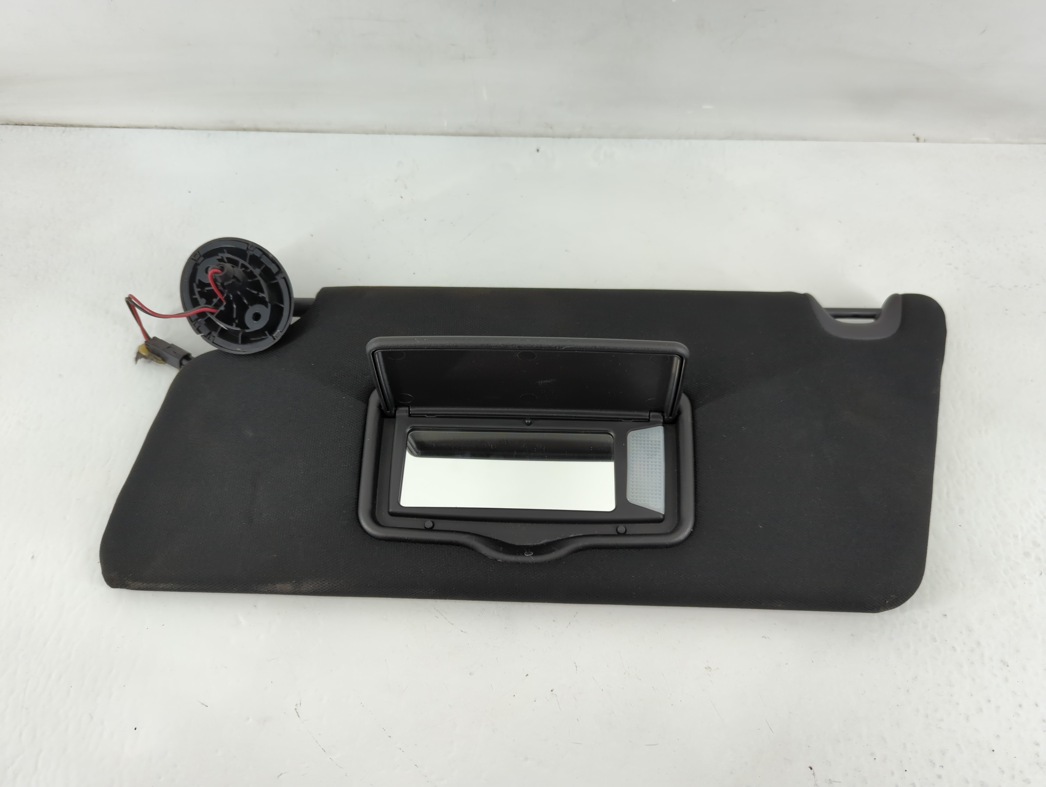 2016 Ford Explorer Driver Sun Visor Mirror Left Sunvisor Black 822971 - Oemusedautoparts1.com
