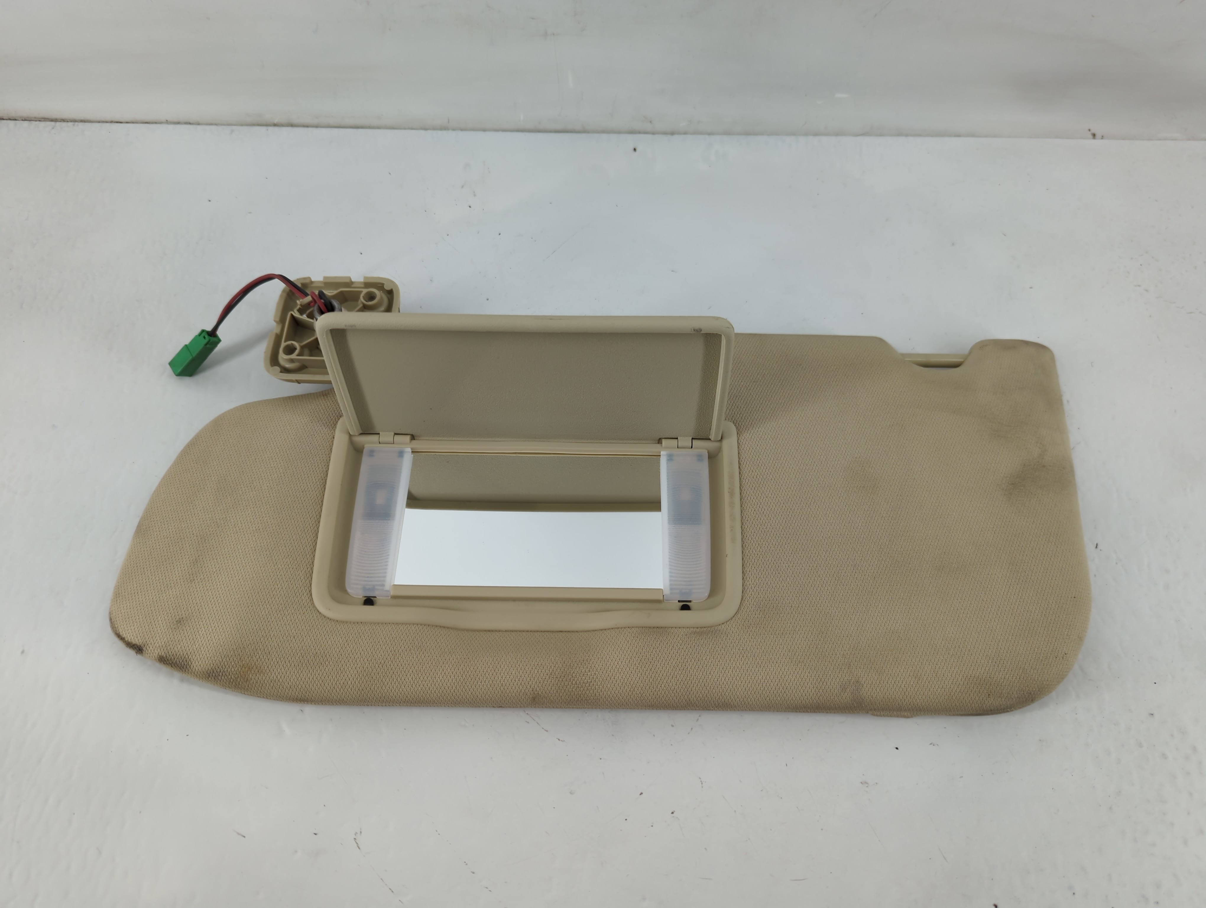 2013-2019 Ford Taurus Driver Sun Visor Mirror Left Sunvisor Tan 822972 - Oemusedautoparts1.com