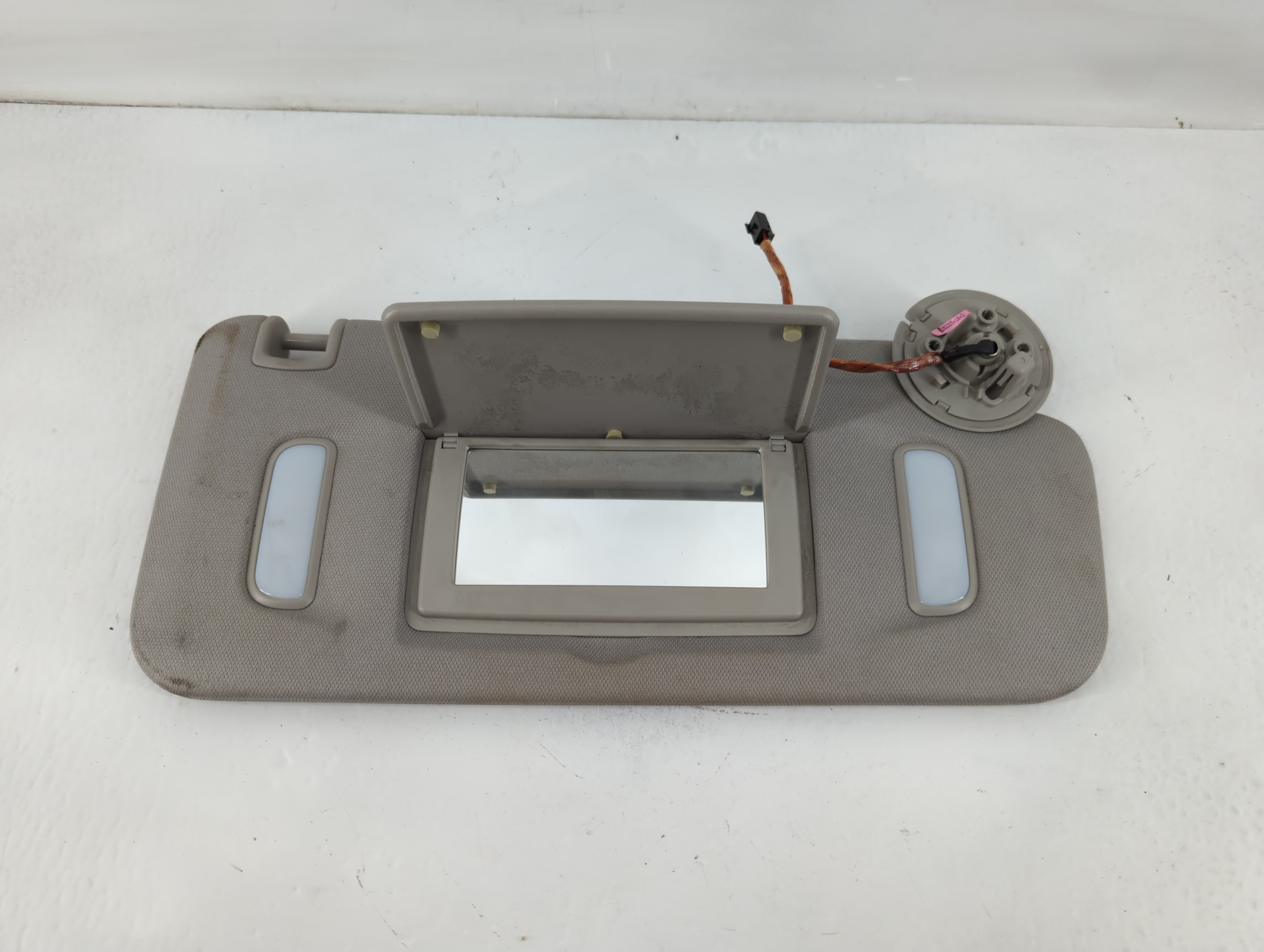 2008-2017 Buick Enclave Passenger Sun Visor Mirror Right Sunvisor Grey 822978 - Oemusedautoparts1.com