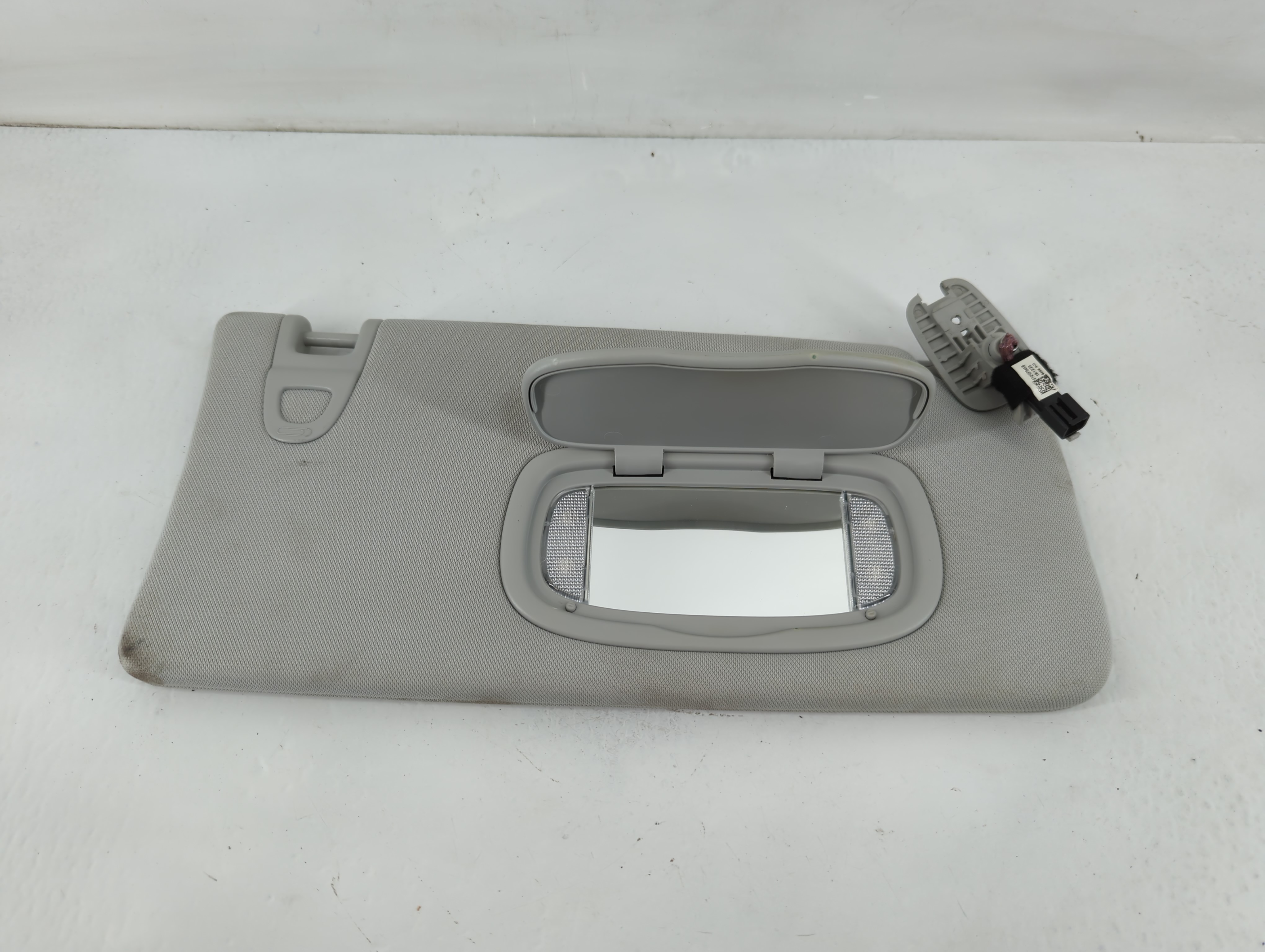 2020 Jeep Compass Passenger Sun Visor Mirror Right Sunvisor Grey 822979 - Oemusedautoparts1.com