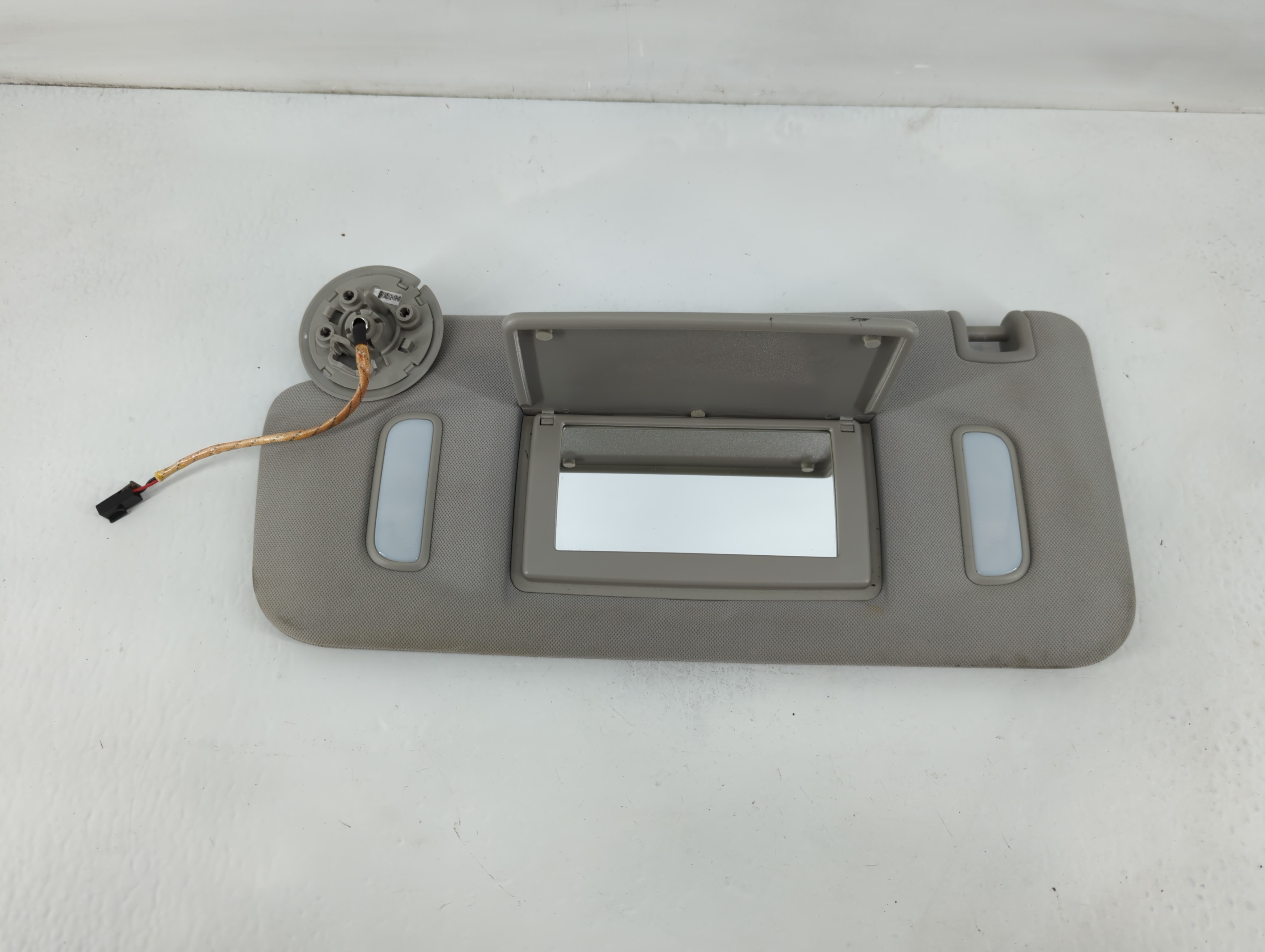 2015-2022 Ford Mustang Driver Sun Visor Mirror Left Sunvisor Beige 823029 - Oemusedautoparts1.com