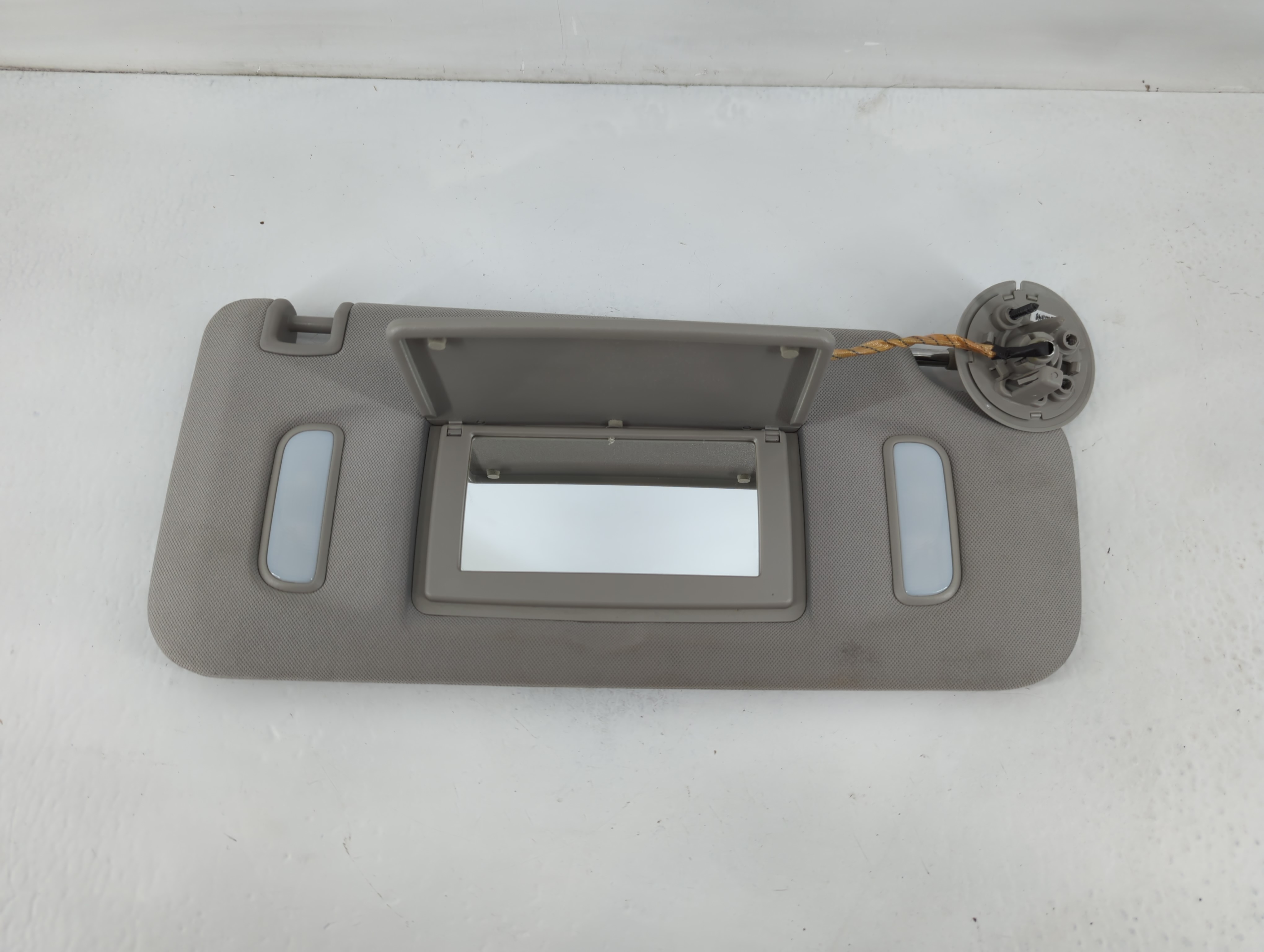 2015-2022 Ford Mustang Passenger Sun Visor Mirror Right Sunvisor Beige 823030 - Oemusedautoparts1.com