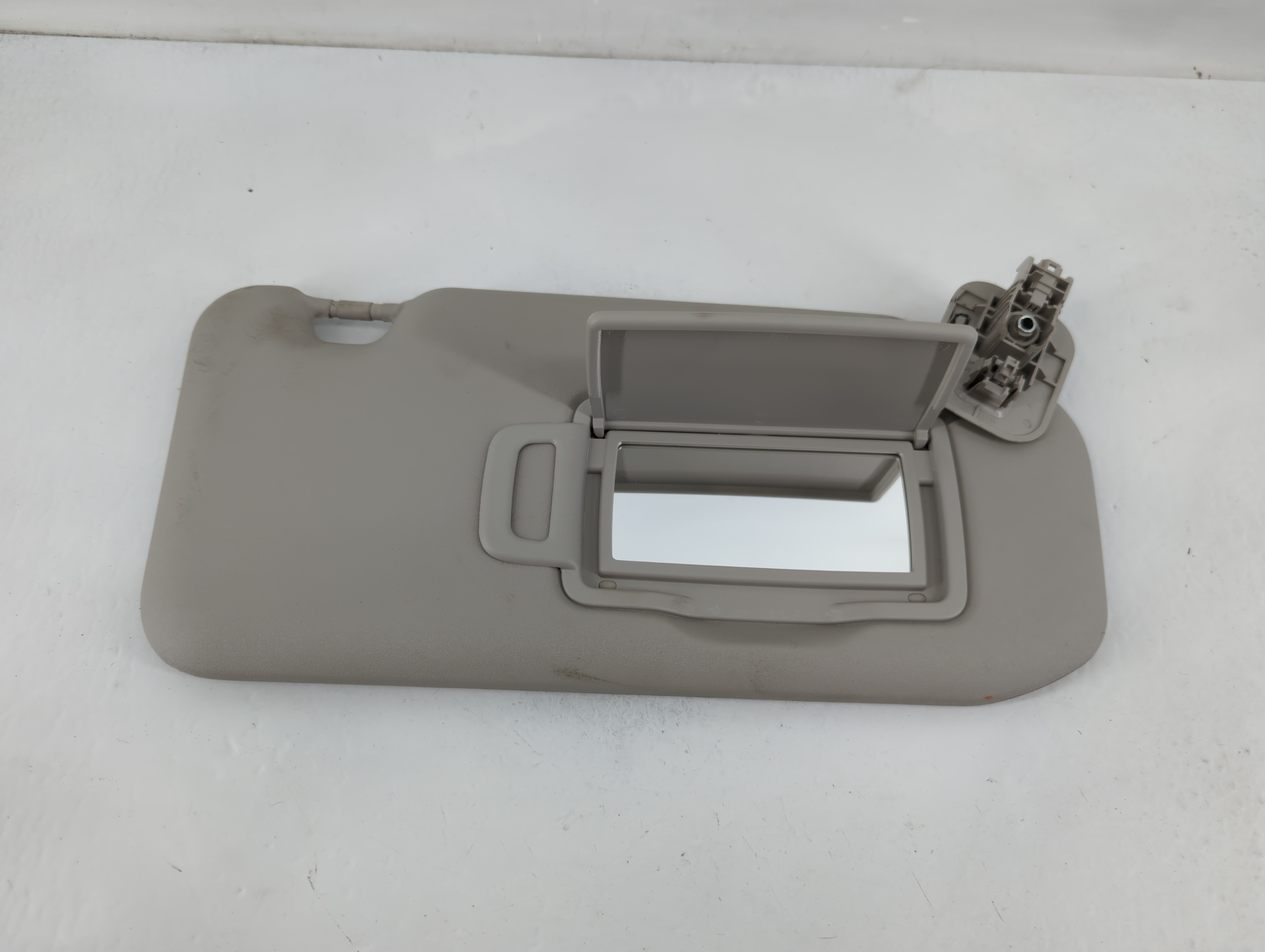 2020-2022 Nissan Sentra Passenger Sun Visor Mirror Right Sunvisor Beige 823033 - Oemusedautoparts1.com