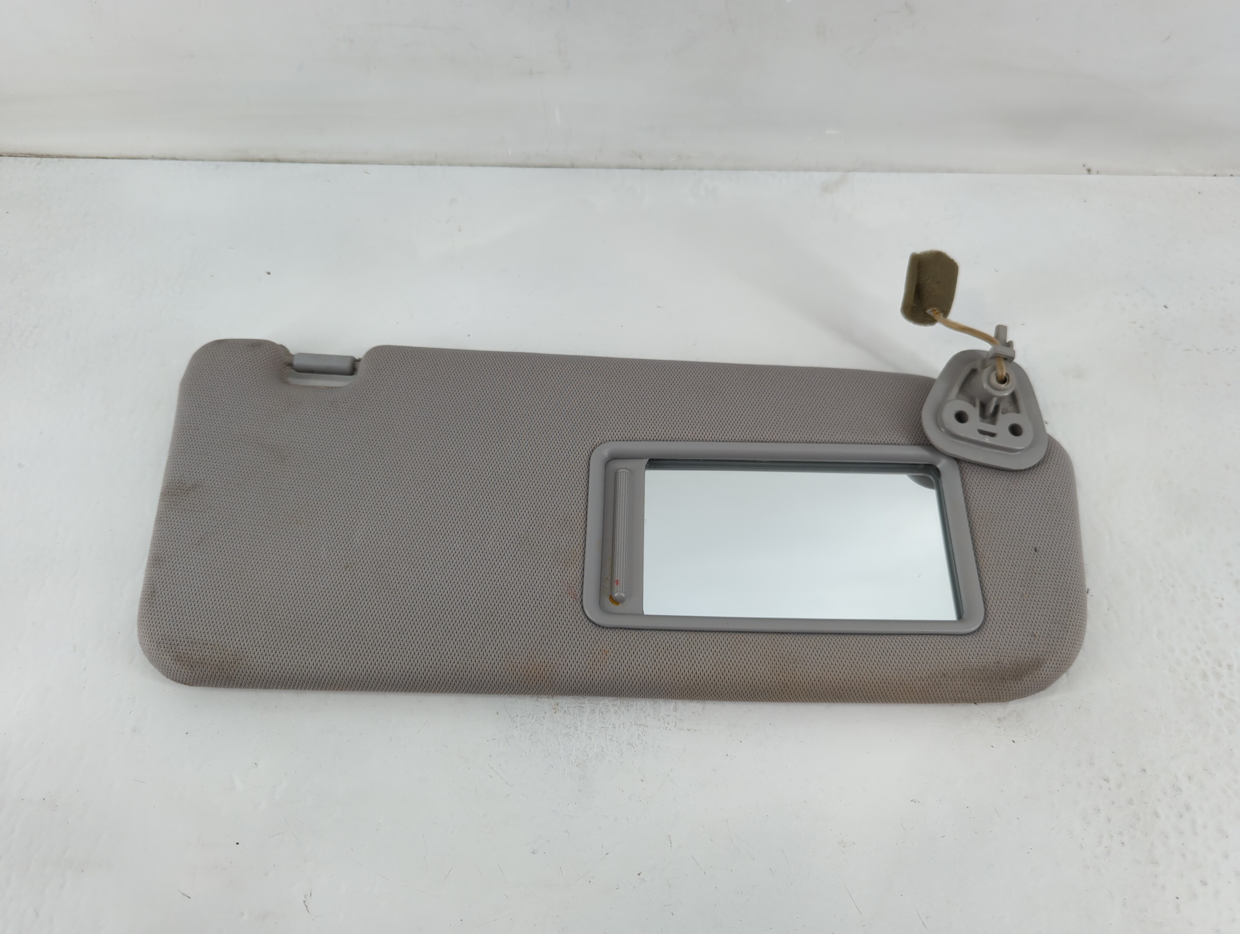 2010-2012 Hyundai Santa Fe Driver Sun Visor Mirror Left Sunvisor Grey 823047 - Oemusedautoparts1.com