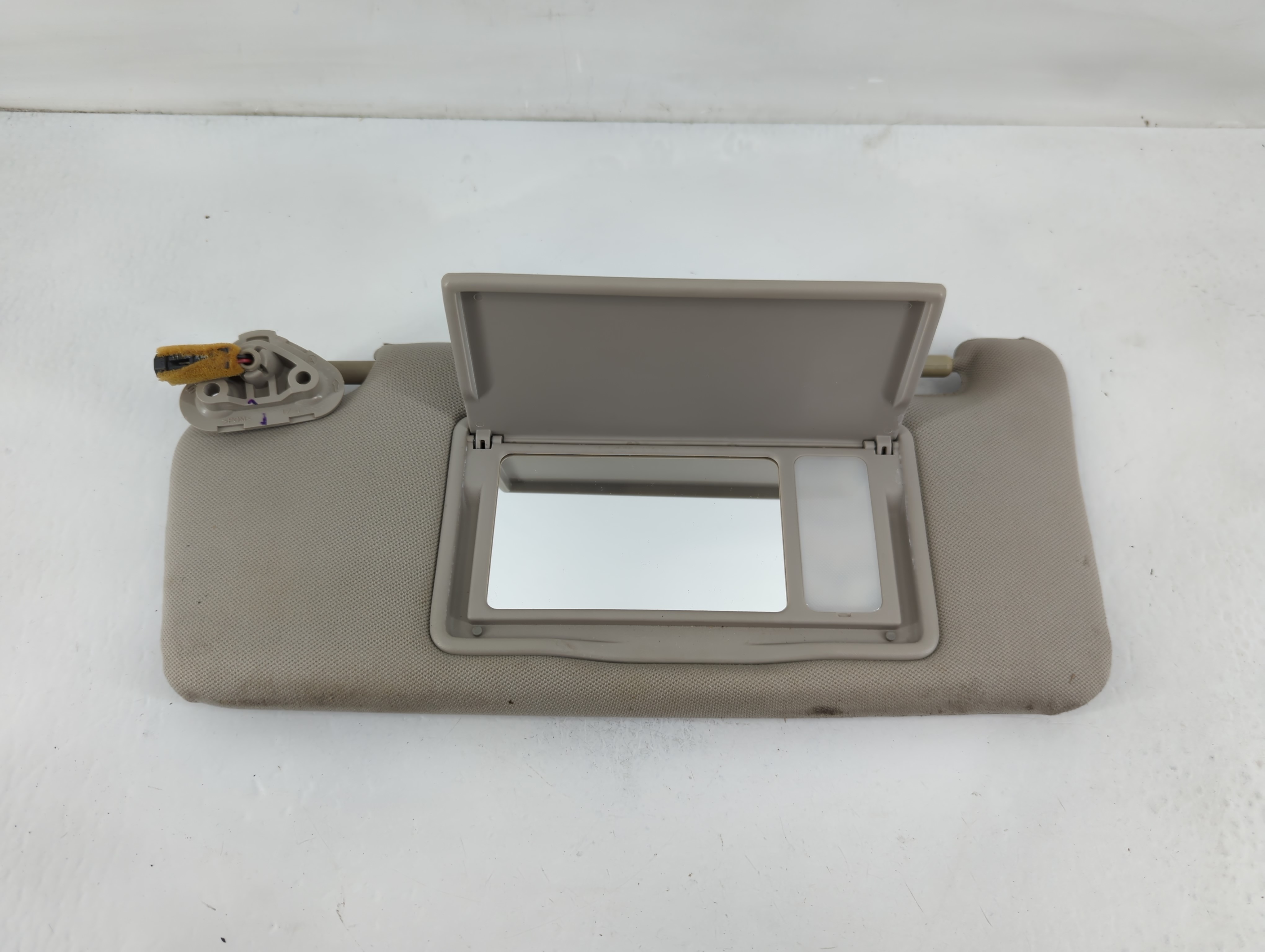 2006-2009 Subaru Legacy Driver Sun Visor Mirror Left Sunvisor Grey 823079 - Oemusedautoparts1.com