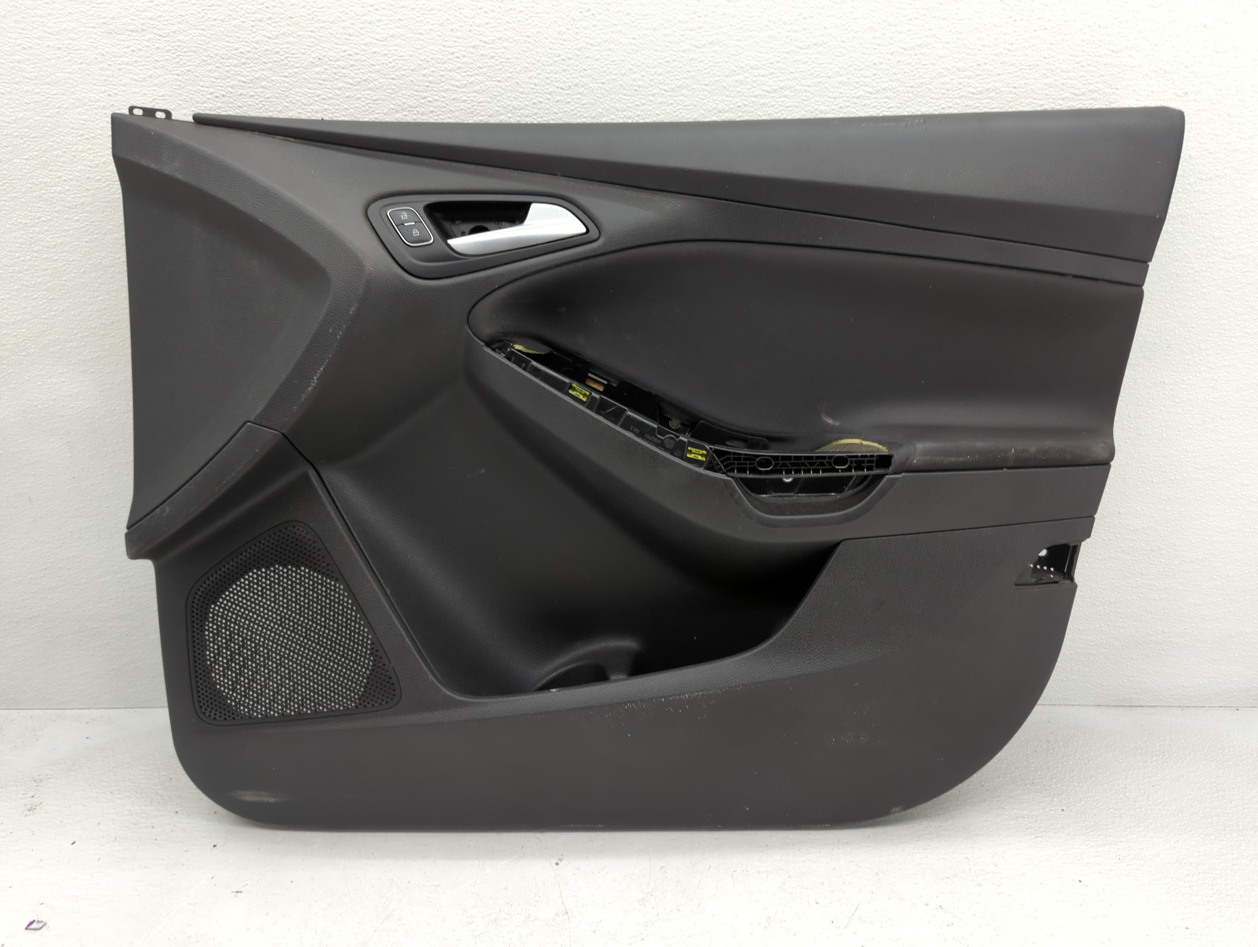 Picture of 2017 Ford Focus Front Right Passenger Interior Door Panel Trim 823082