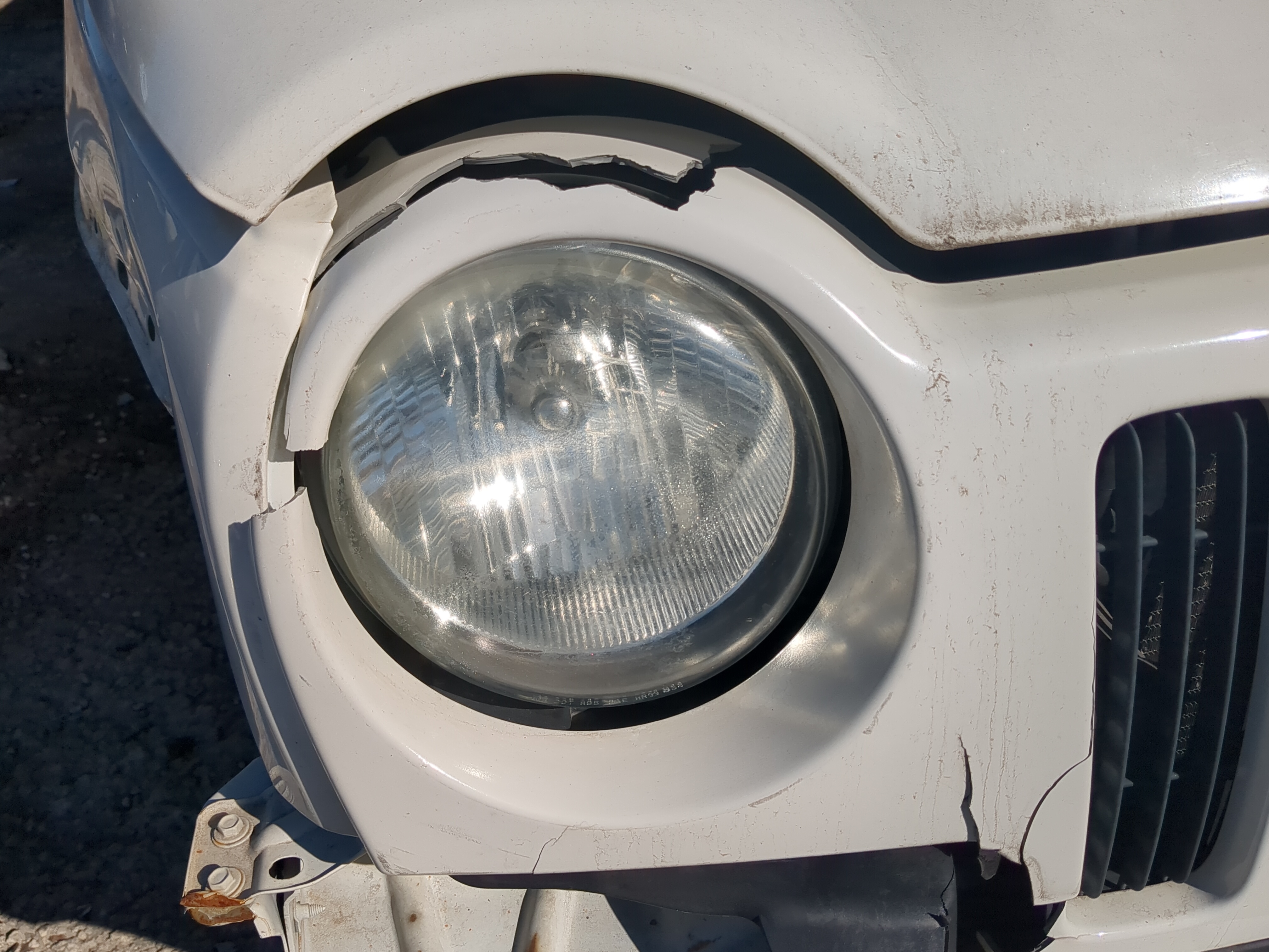 2002-2004 Jeep Liberty Passenger Right Oem Head Light Headlight Lamp 823225 - Oemusedautoparts1.com