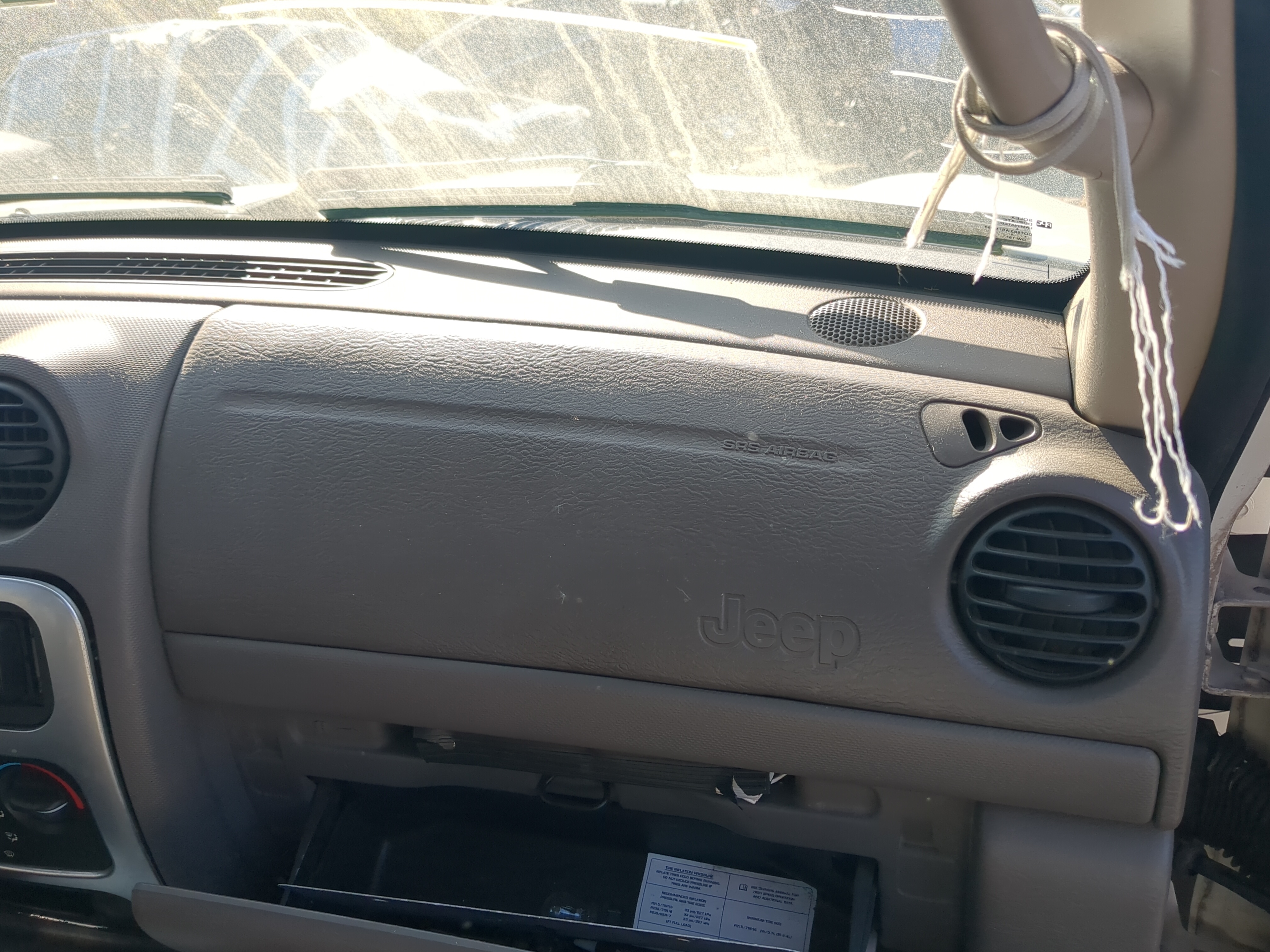 2003-2003 Jeep Liberty Air Bag Passenger Right Dashboard Oem 823324 - Oemusedautoparts1.com