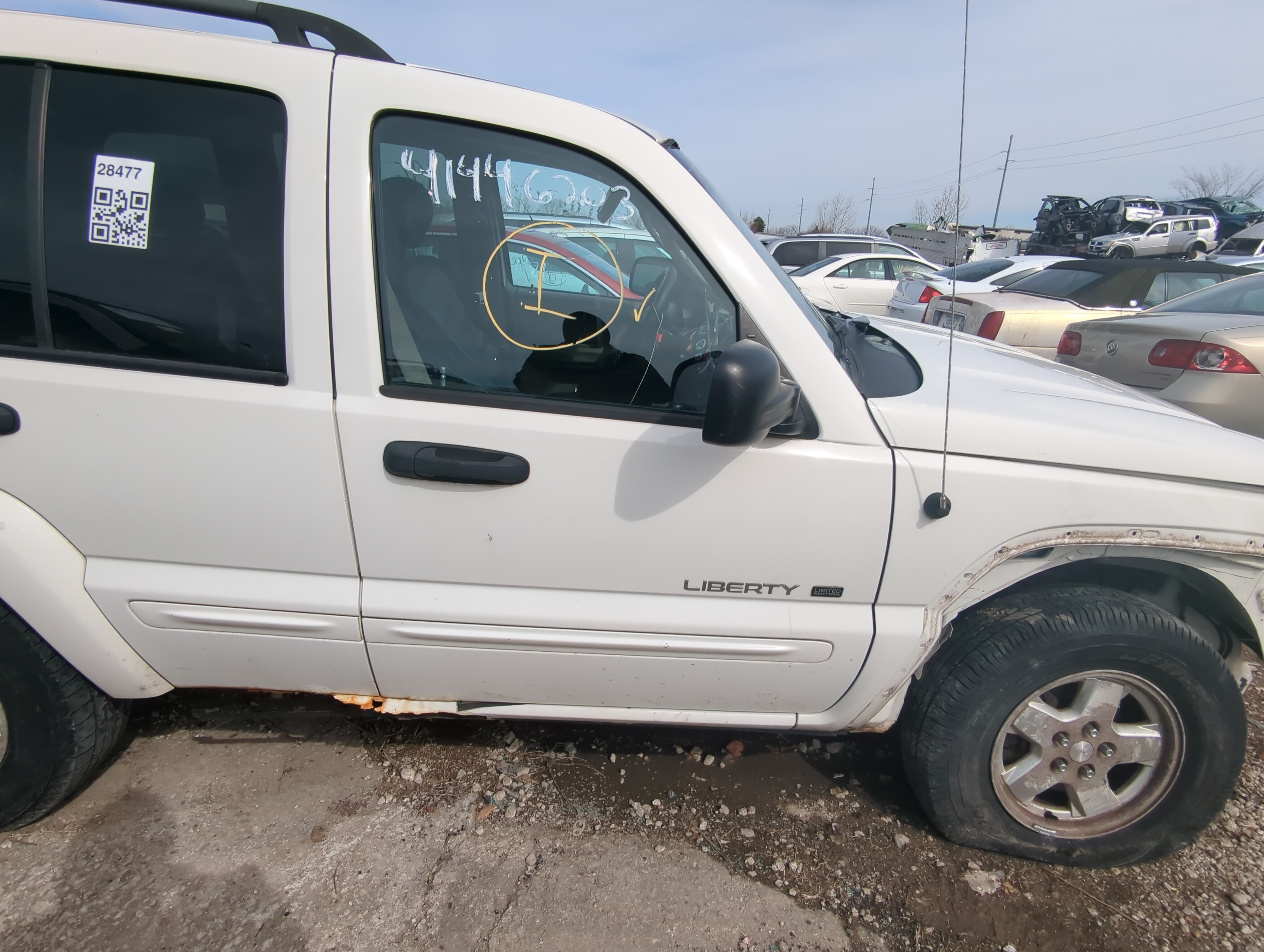 Picture of 2002-2007 Jeep Liberty Passenger Front Door Oem 823328