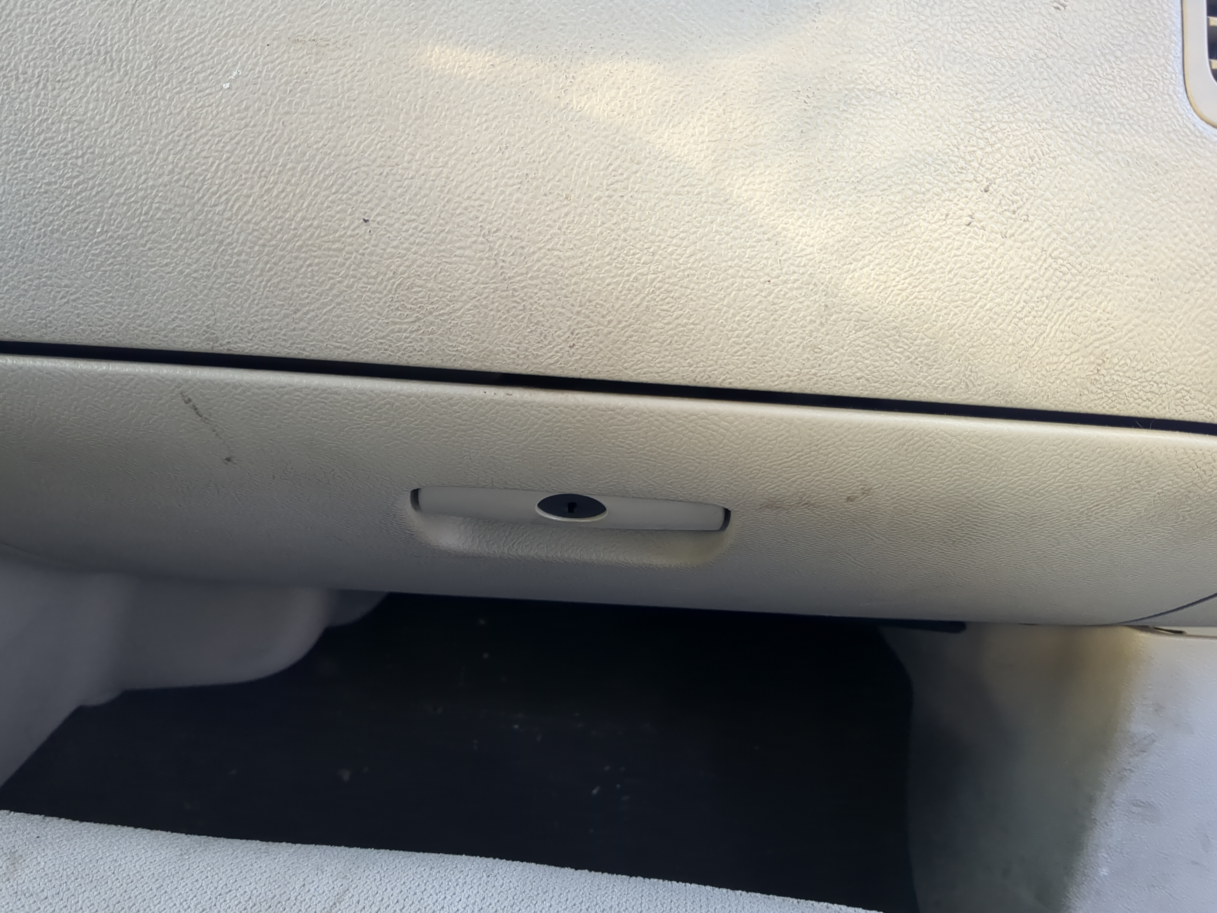 2007 Buick Lucerne Passenger Glove Box Door Storage Compartment 823475 - Oemusedautoparts1.com
