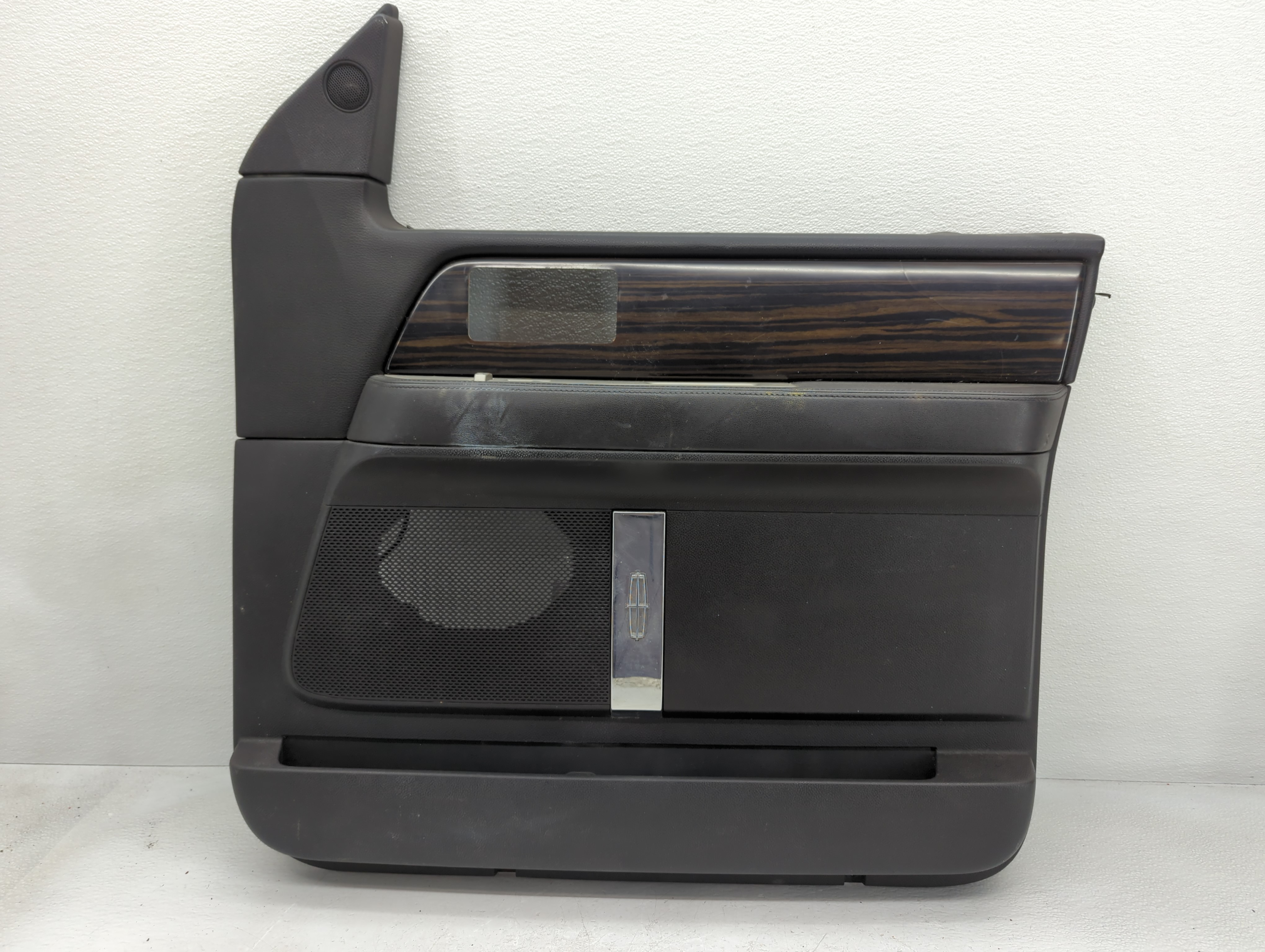 Picture of 2007 Lincoln Navigator Front Right Passenger Interior Door Panel Trim 823513