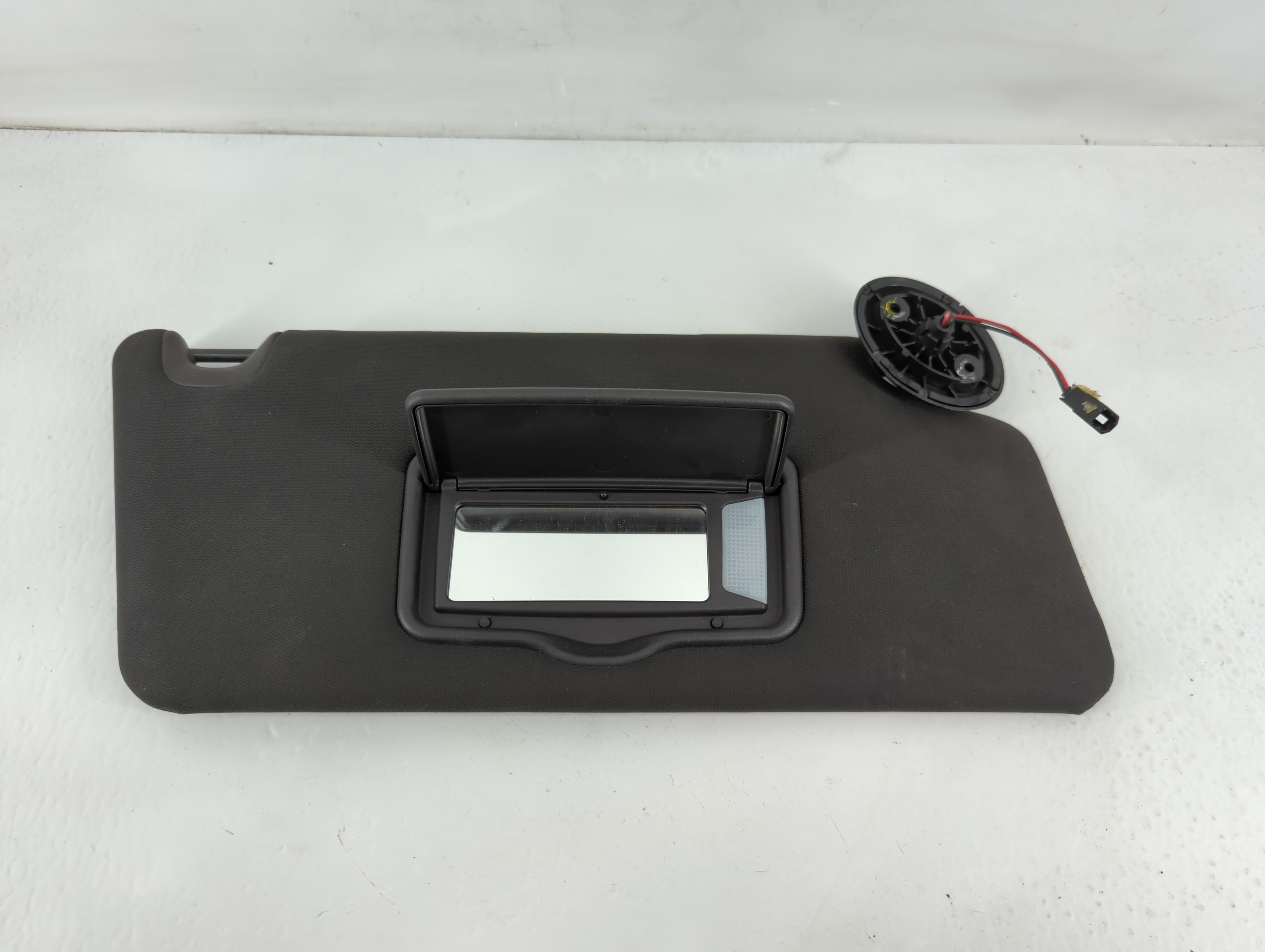 2011-2015 Ford Explorer Passenger Sun Visor Mirror Right Sunvisor Black 823518 - Oemusedautoparts1.com