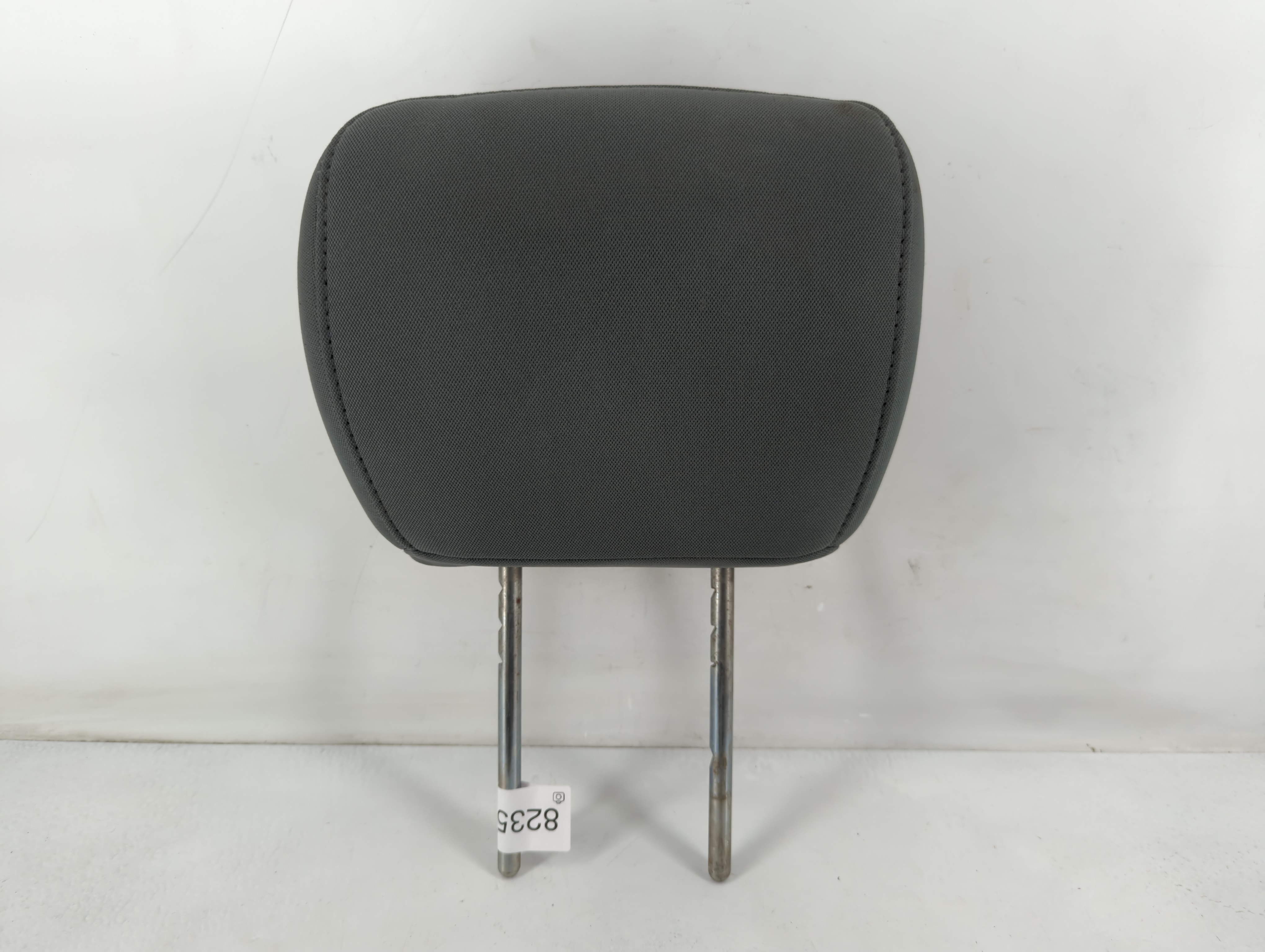 2014 Dodge Ram 2500 Headrest Head Rest Front Driver Passenger Seat Black 823531 - Oemusedautoparts1.com