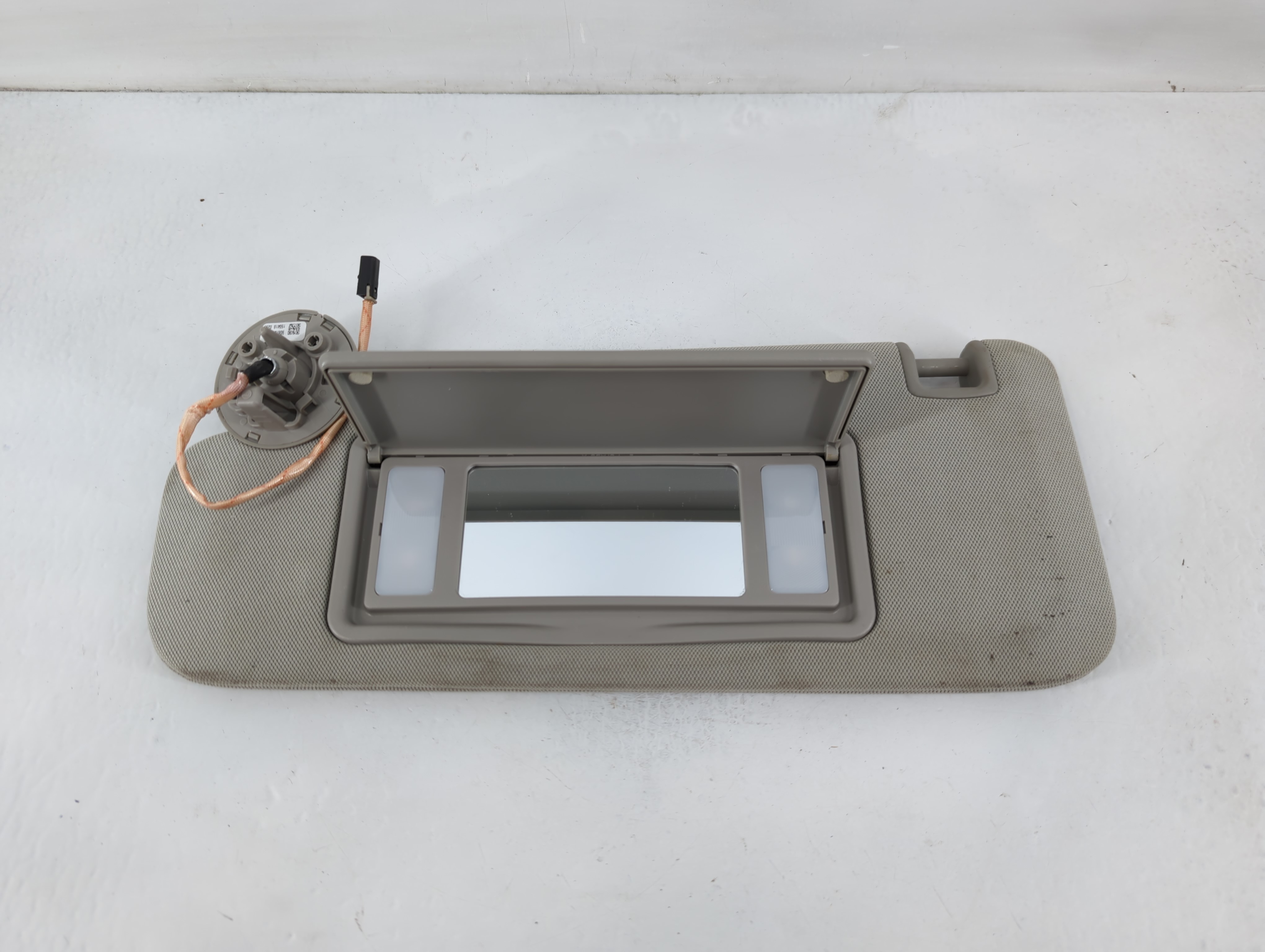 2016-2016 Buick Lacrosse Driver Sun Visor Mirror Left Sunvisor Grey 823549 - Oemusedautoparts1.com
