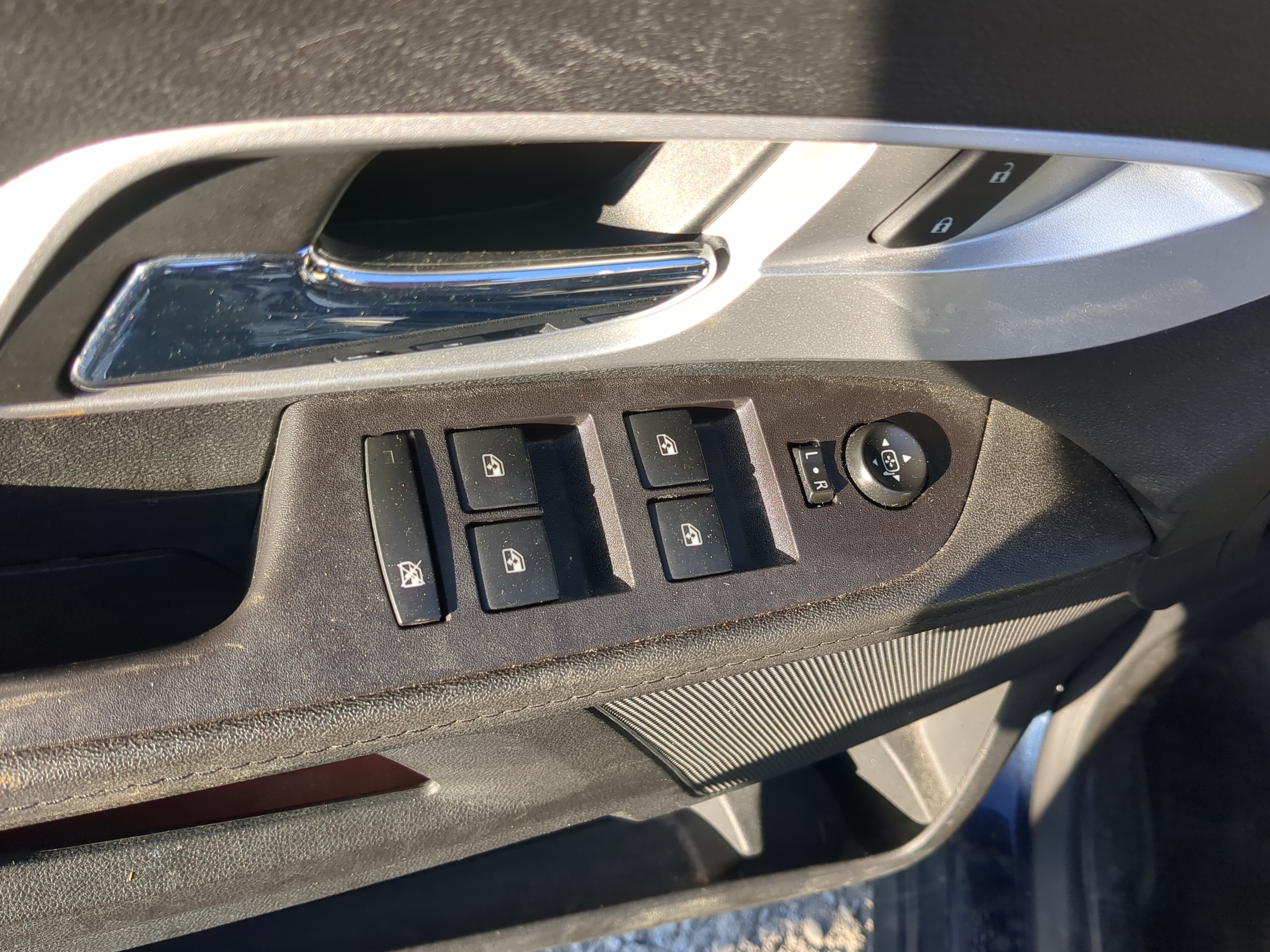 2012-2017 Chevrolet Equinox Driver Left Door Master Power Window Switch 823573 - Oemusedautoparts1.com