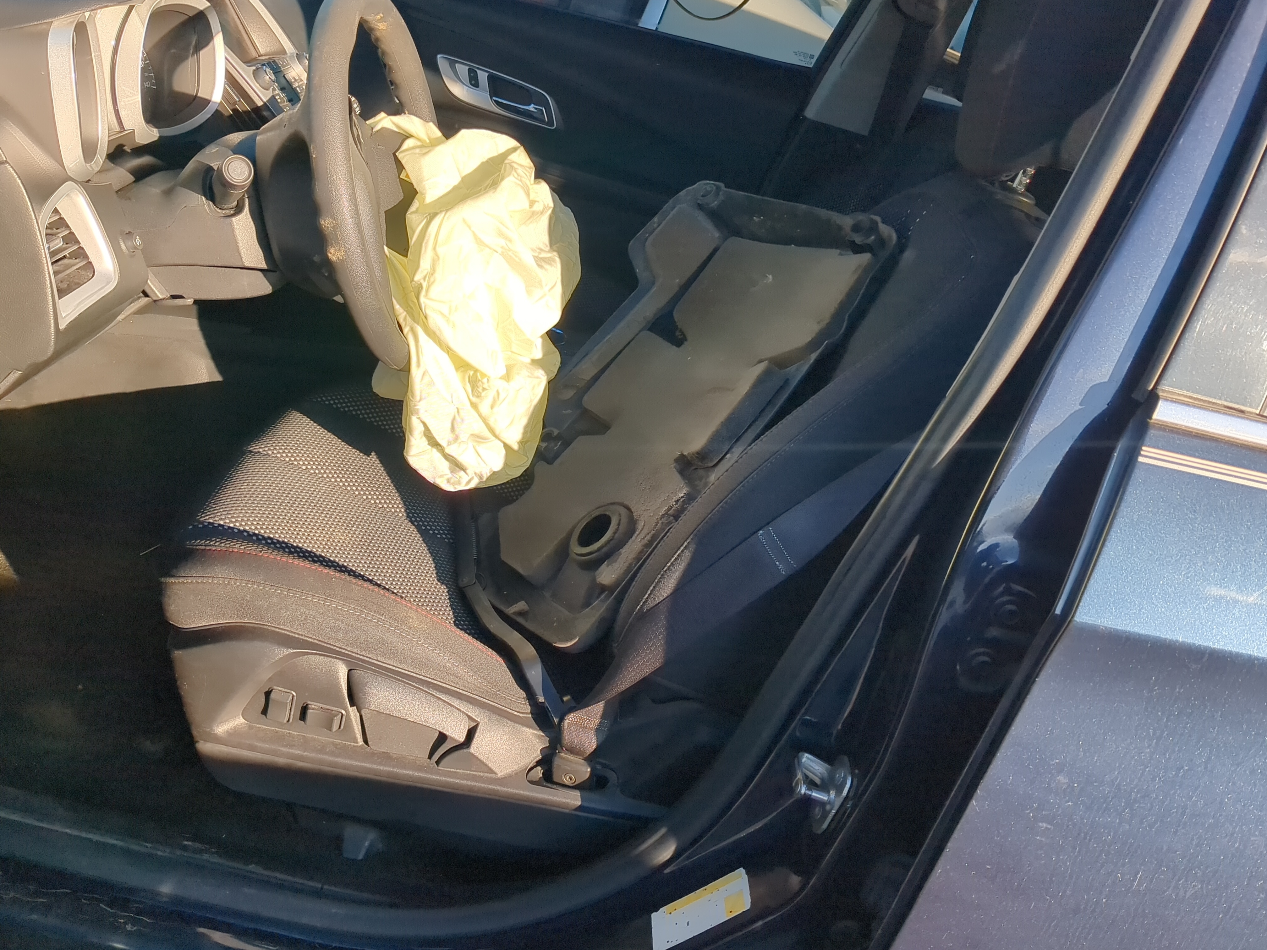 2014-2017 Chevrolet Equinox Driver Front Seat Oem 823646 - Oemusedautoparts1.com