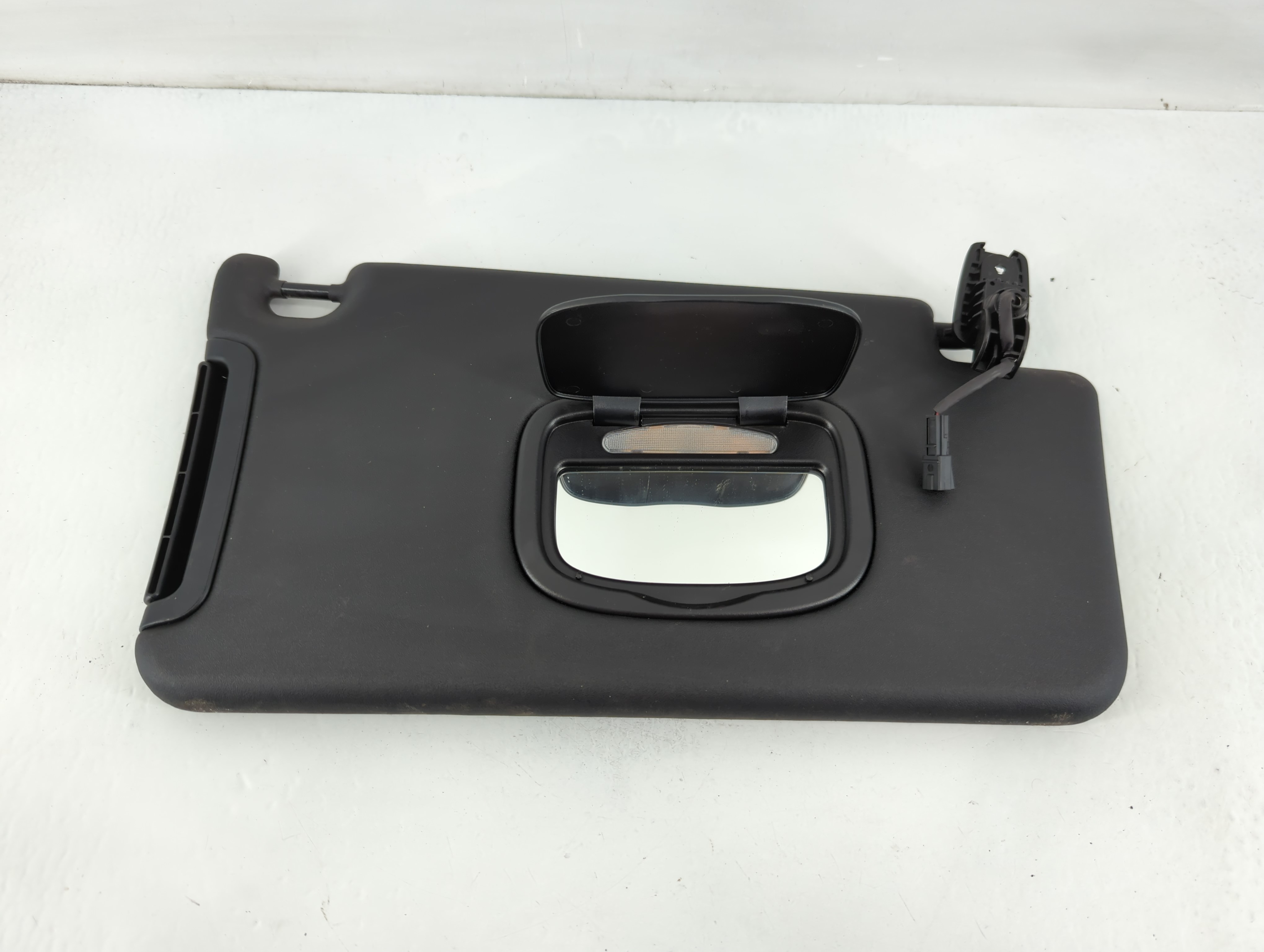 Picture of 2015-2022 Jeep Renegade Passenger Sun Visor Mirror Right Sunvisor Black 823954