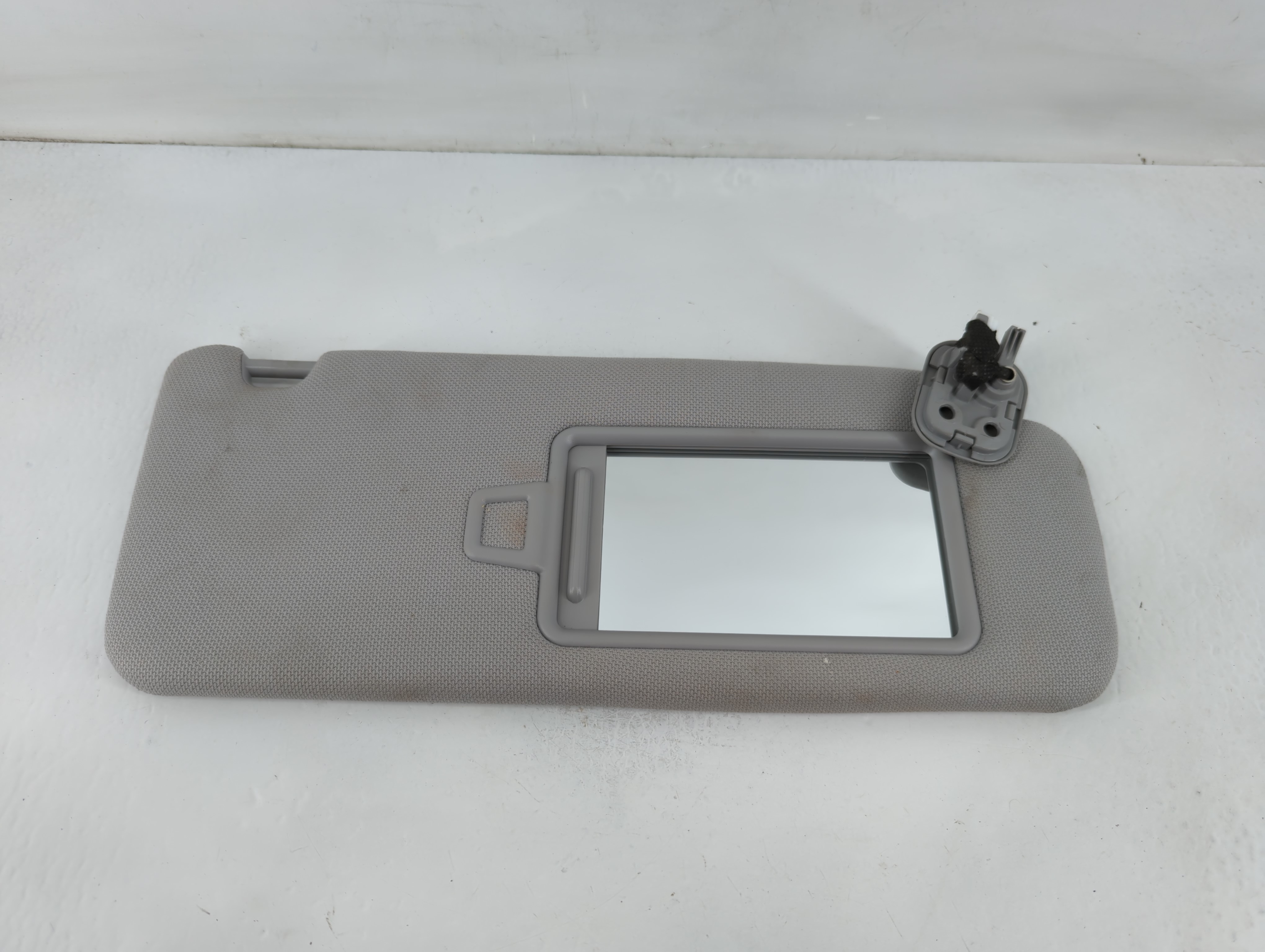 2015-2019 Hyundai Sonata Passenger Sun Visor Mirror Right Sunvisor Grey 823956 - Oemusedautoparts1.com